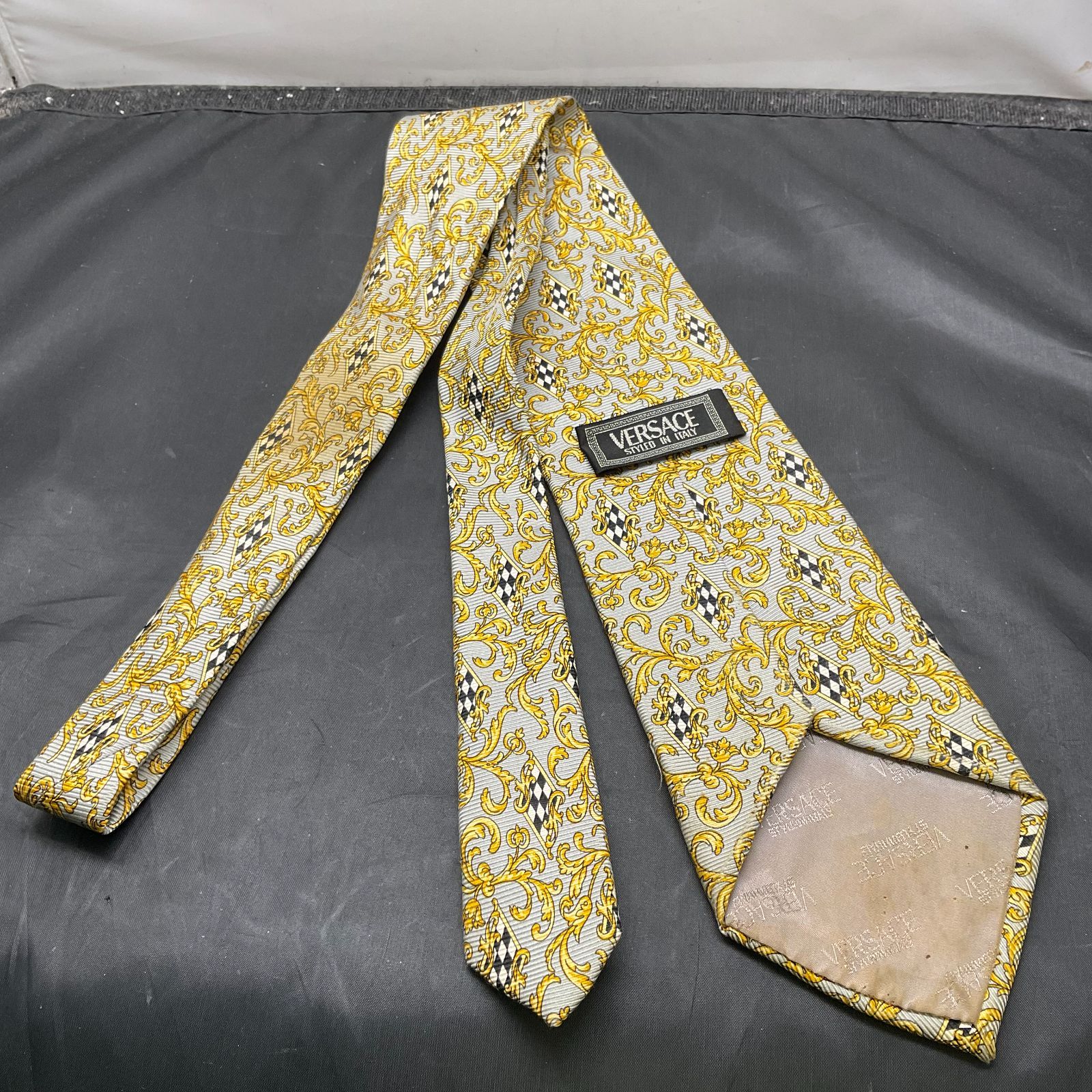 ヴェルサーチ ネクタイ B25052029 - メルカリ