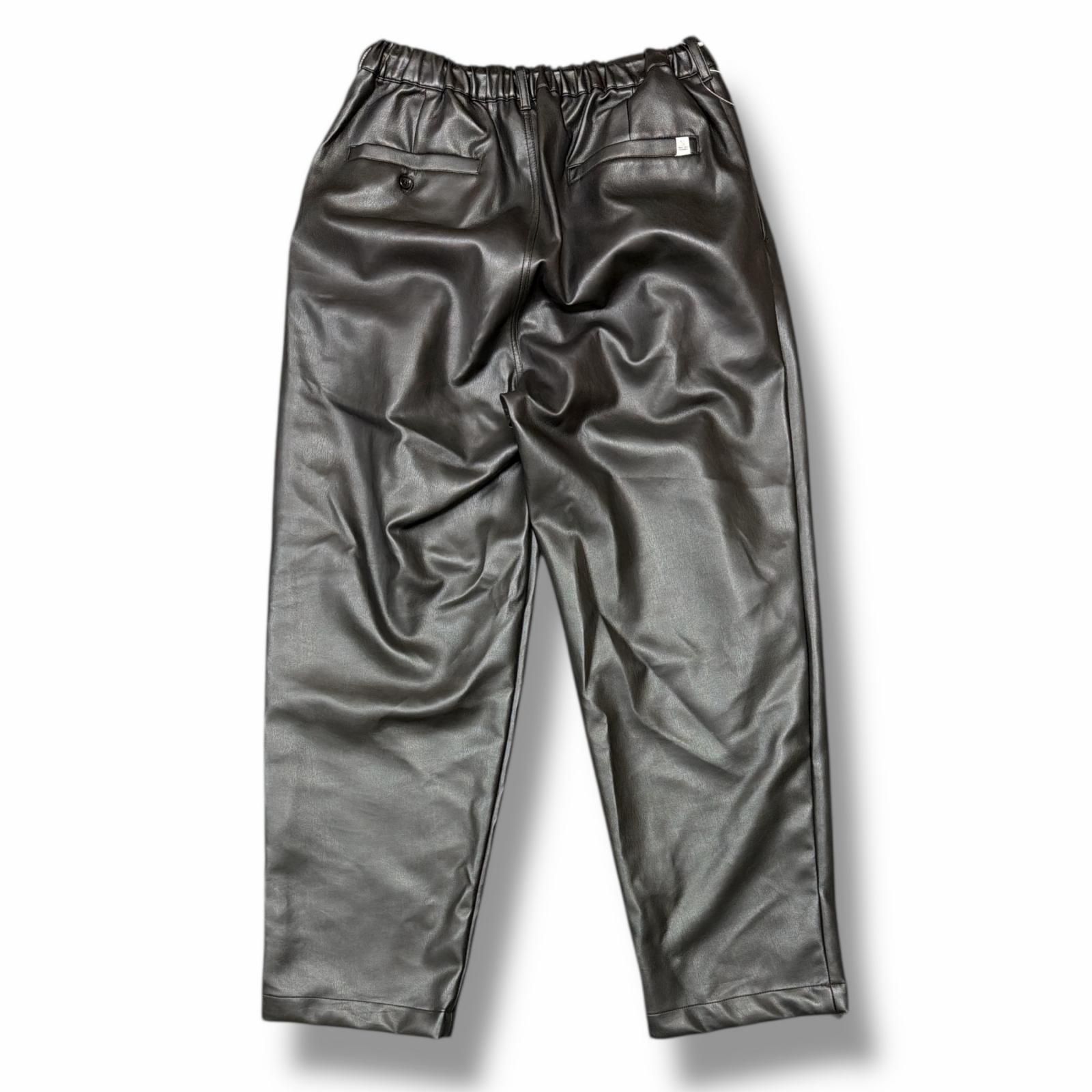 参考上代42900円 MAGIC STICK 24AW IIKANJI TROUSERS Exclusive for REGGAWS トラウザーズ パンツ コラボ レガウス マジックスティック 24AW-MS-REGGAWS-002 ブラック M （9493M） 参考上代42900円 MAGIC STICK 24AW IIKANJI TROUSERS Exclusive for