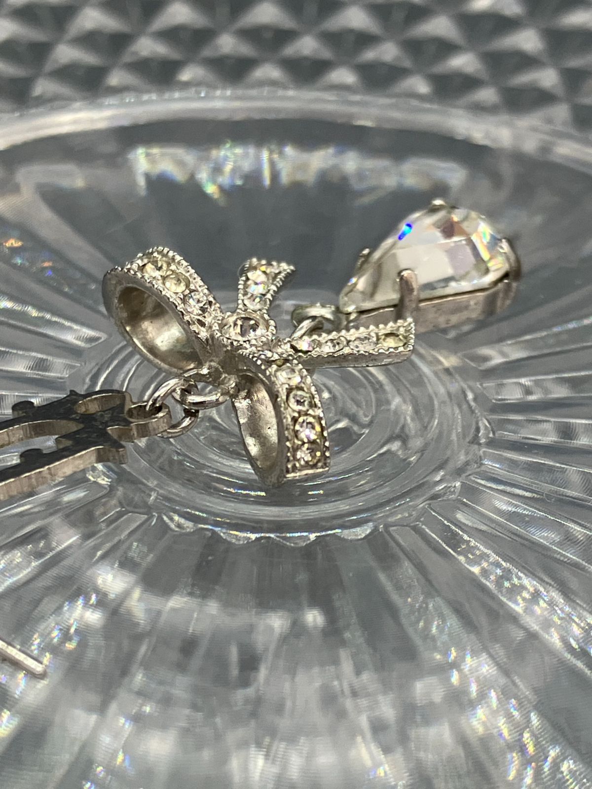 Christian Dior ディオール ピアス 片耳 リボンモチーフ ロゴモチーフ