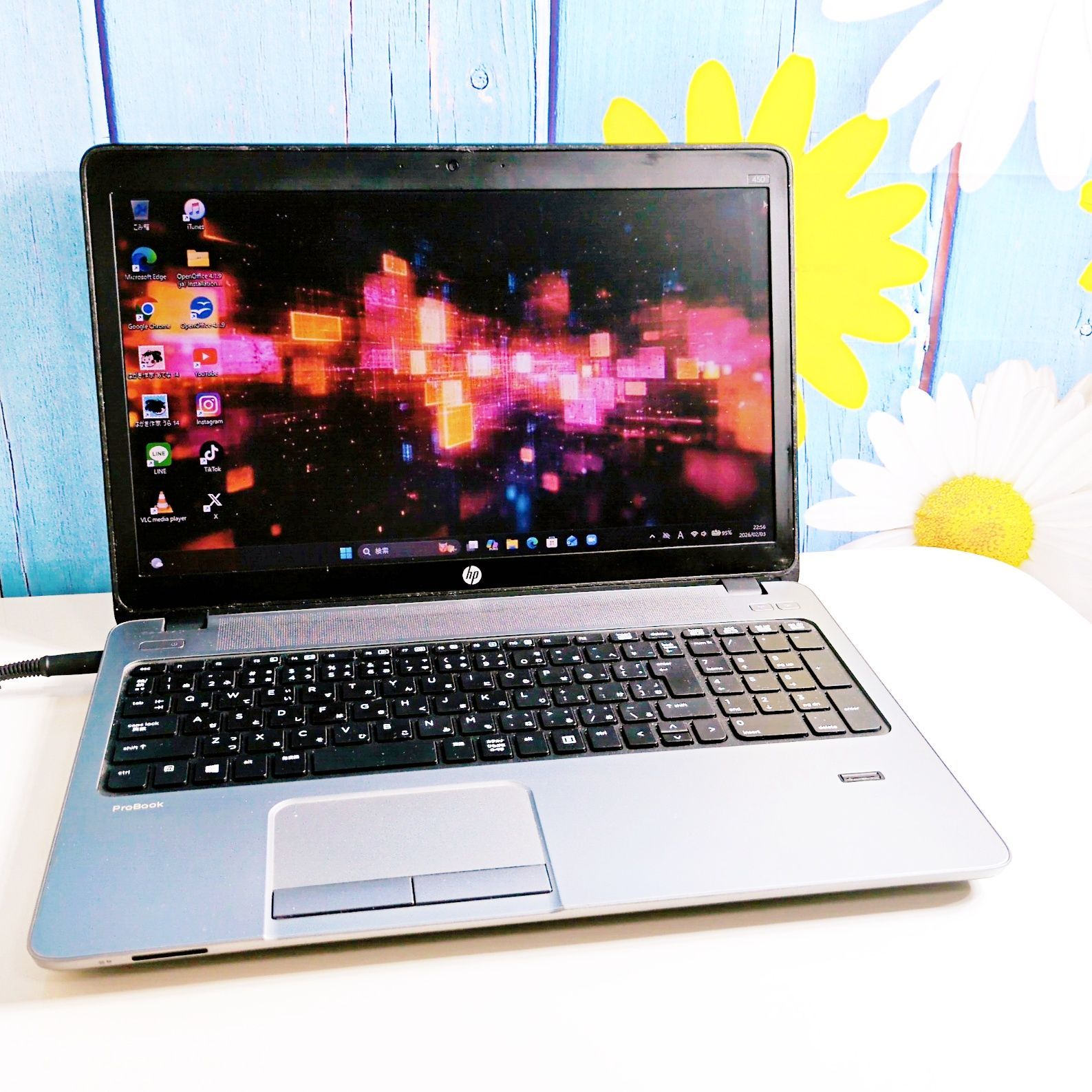 初心者におすすめ✨SSDで快適✨8GB×DVD×15.6型✨カメラ付き✨Windows11