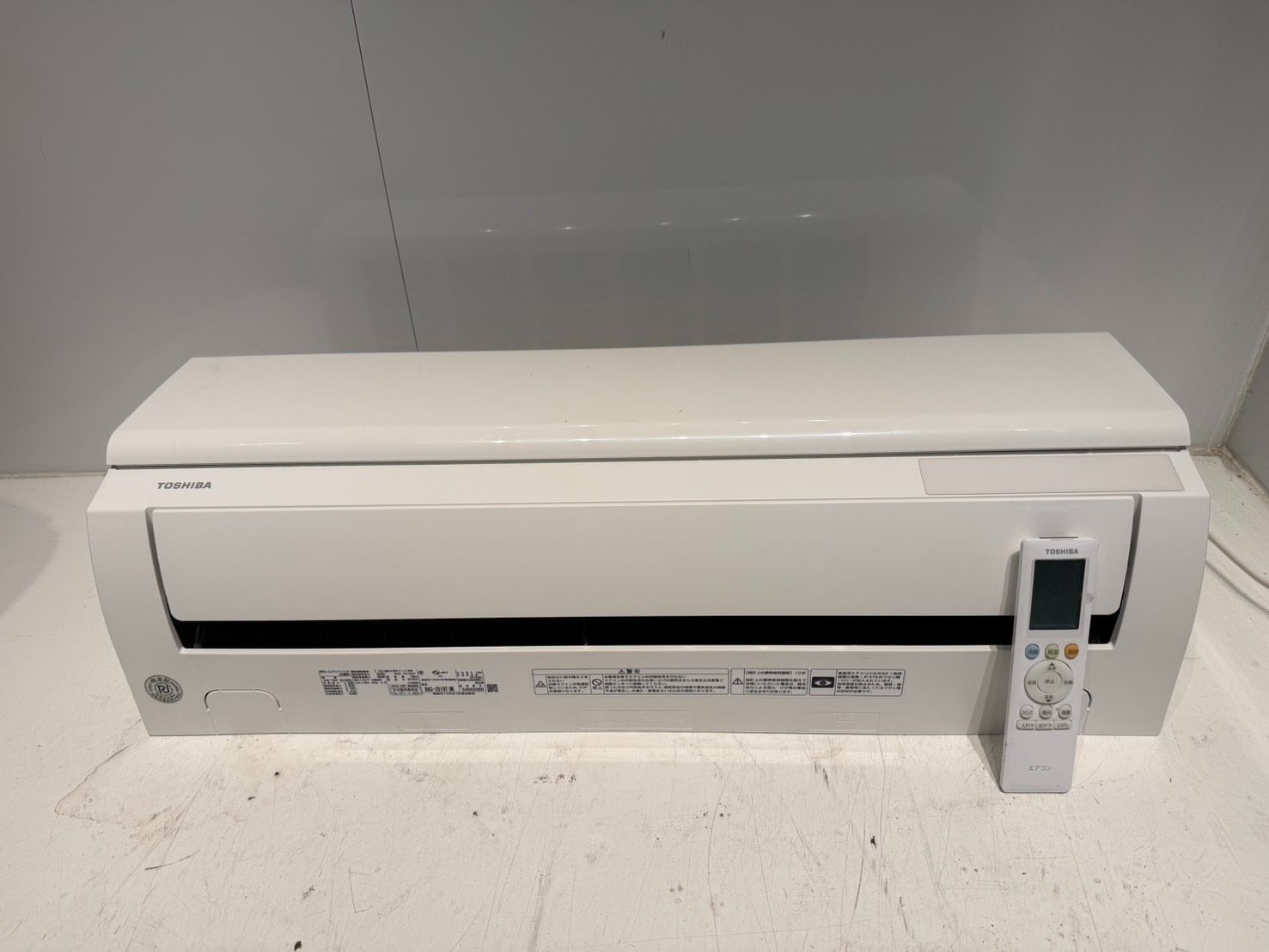 332 TOSHIBA 2019年製エアコン 8～10畳用 整備済み 【公式通販】