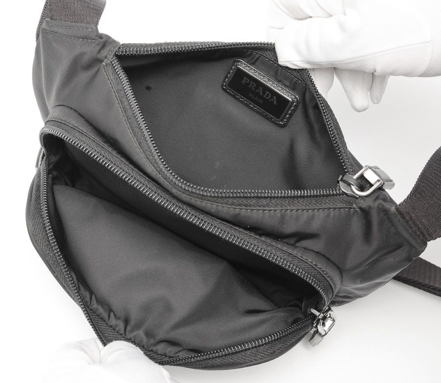 プラダ / PRADA　Re-Nylon x サフィアーノレザー ショルダーバッグ / ボディバッグ　2VH128　ナイロン/レザー　ブラック 【中古】 商品番号 S-160142 プラダ / PRADA Re-Nylon x サフィアーノレザー ショルダーバッグ