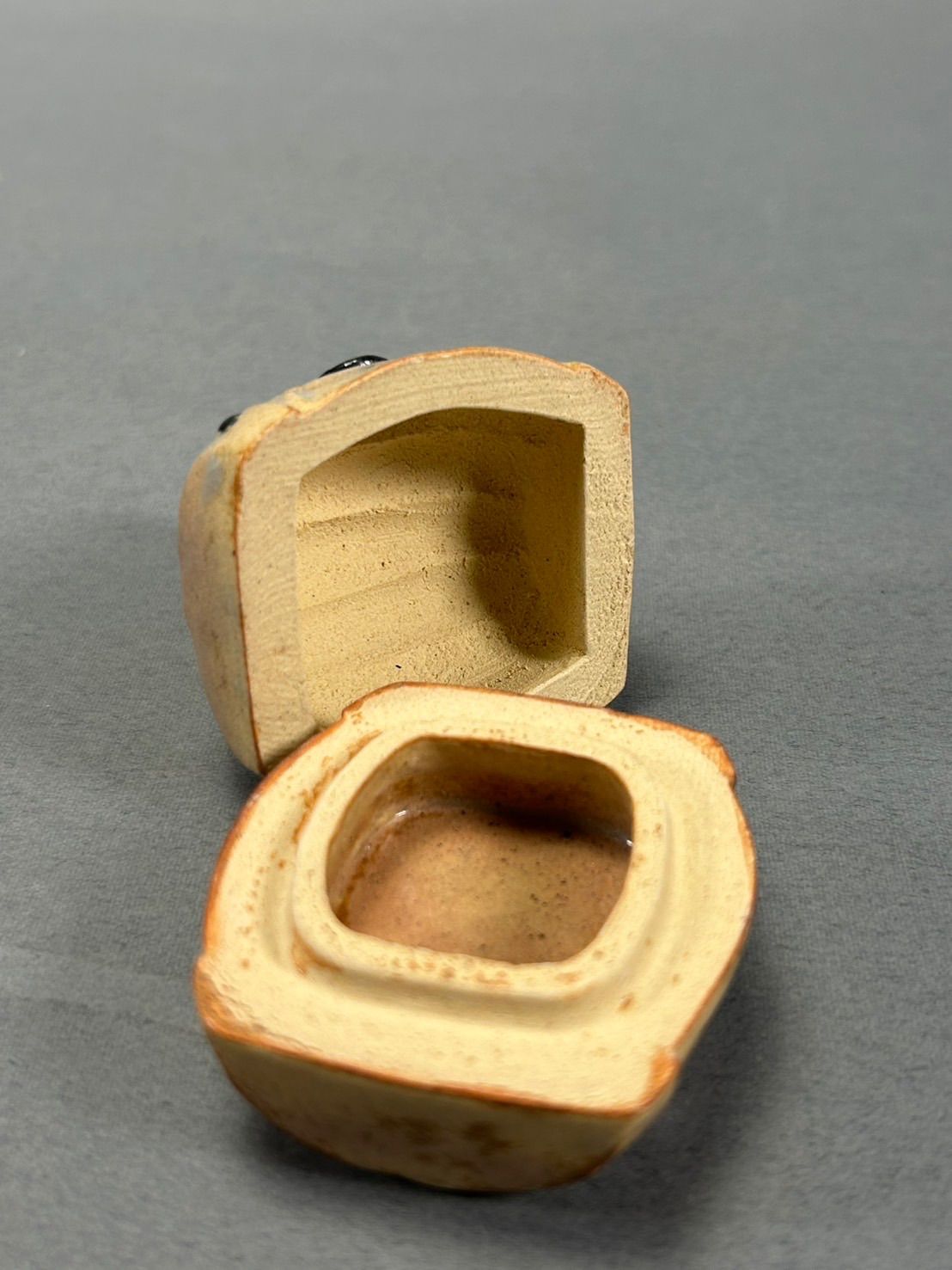 幽玄】十四代 坂倉新兵衛 萩香合 鶏 共箱 香合 - メルカリ