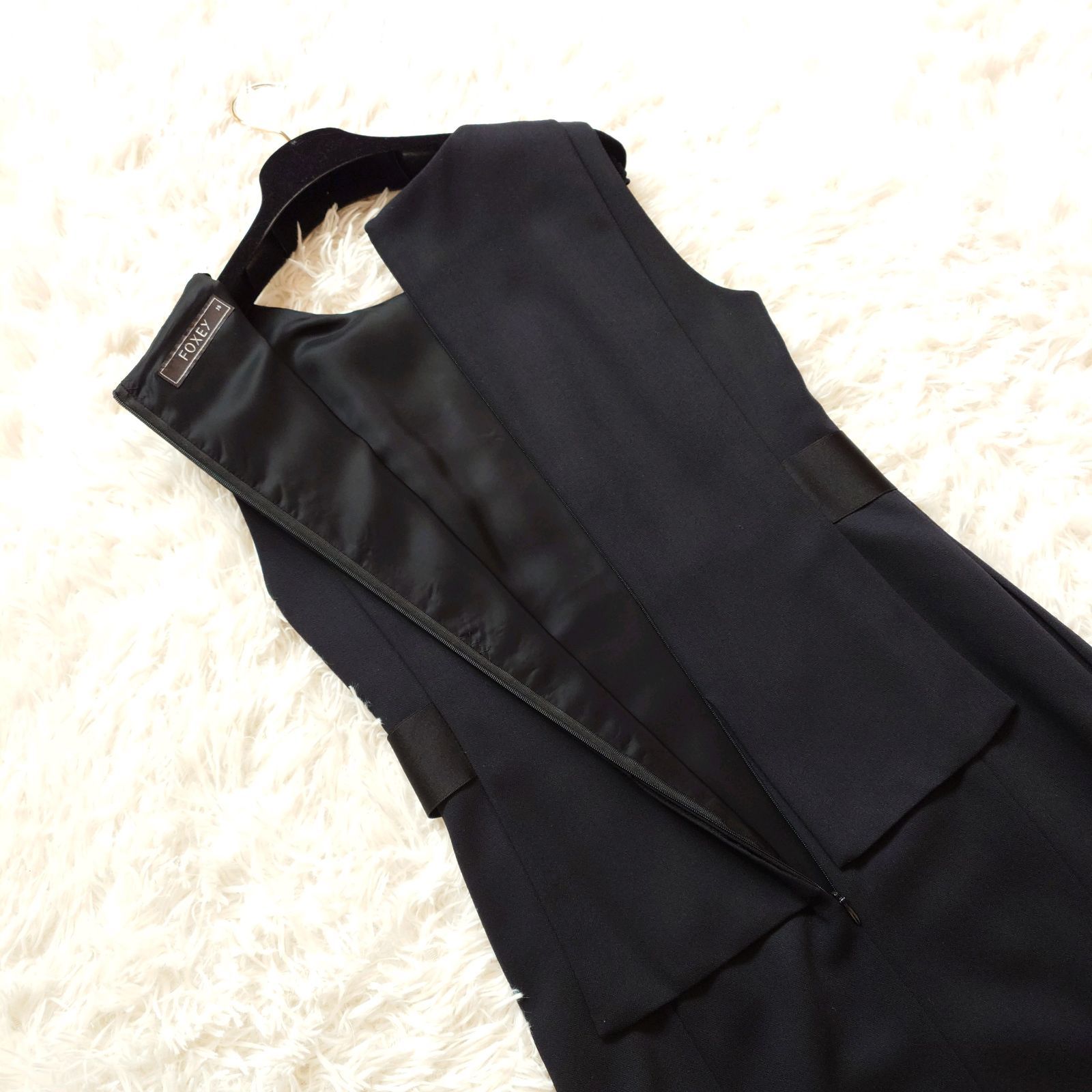 極美品】FOXEY フォクシー ノースリーブワンピース ペプラム サテン