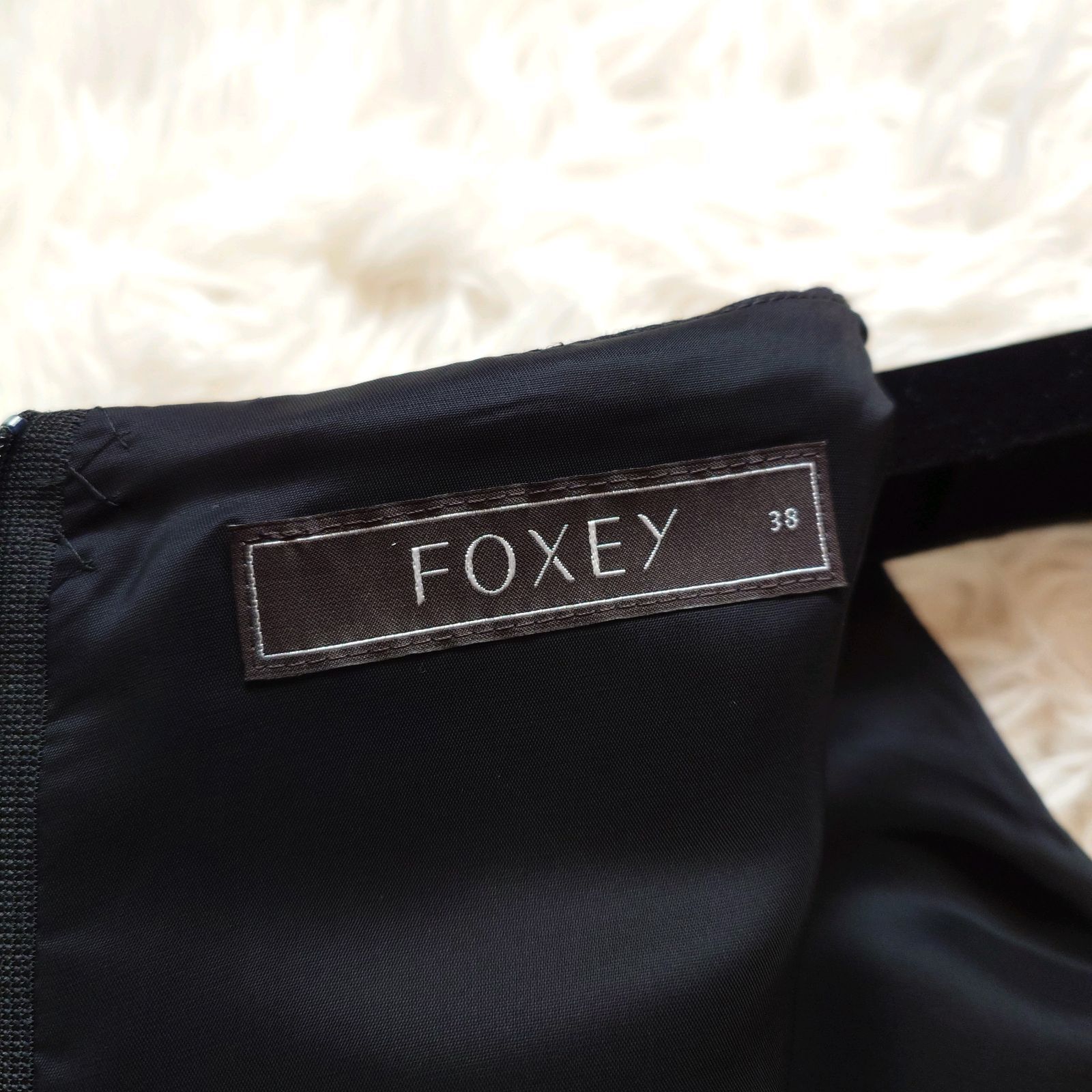 極美品】FOXEY フォクシー ノースリーブワンピース ペプラム サテン