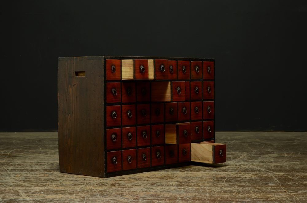 蔵A6044】時代家具 薬箪笥 明治時代 滋賀県初出し品 - メルカリ