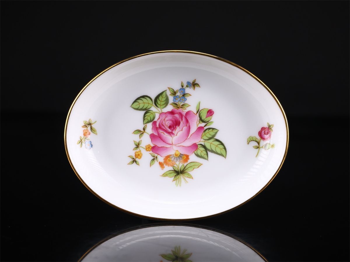 Herend 【ヘレンド】 色絵花文 小皿 幅9.5×7.5㎝／美品！CP366 - メルカリ