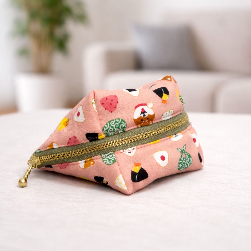 おにぎり気分でお出かけ三角ポーチ（柴犬、たまに主役）＊ハンドメイド