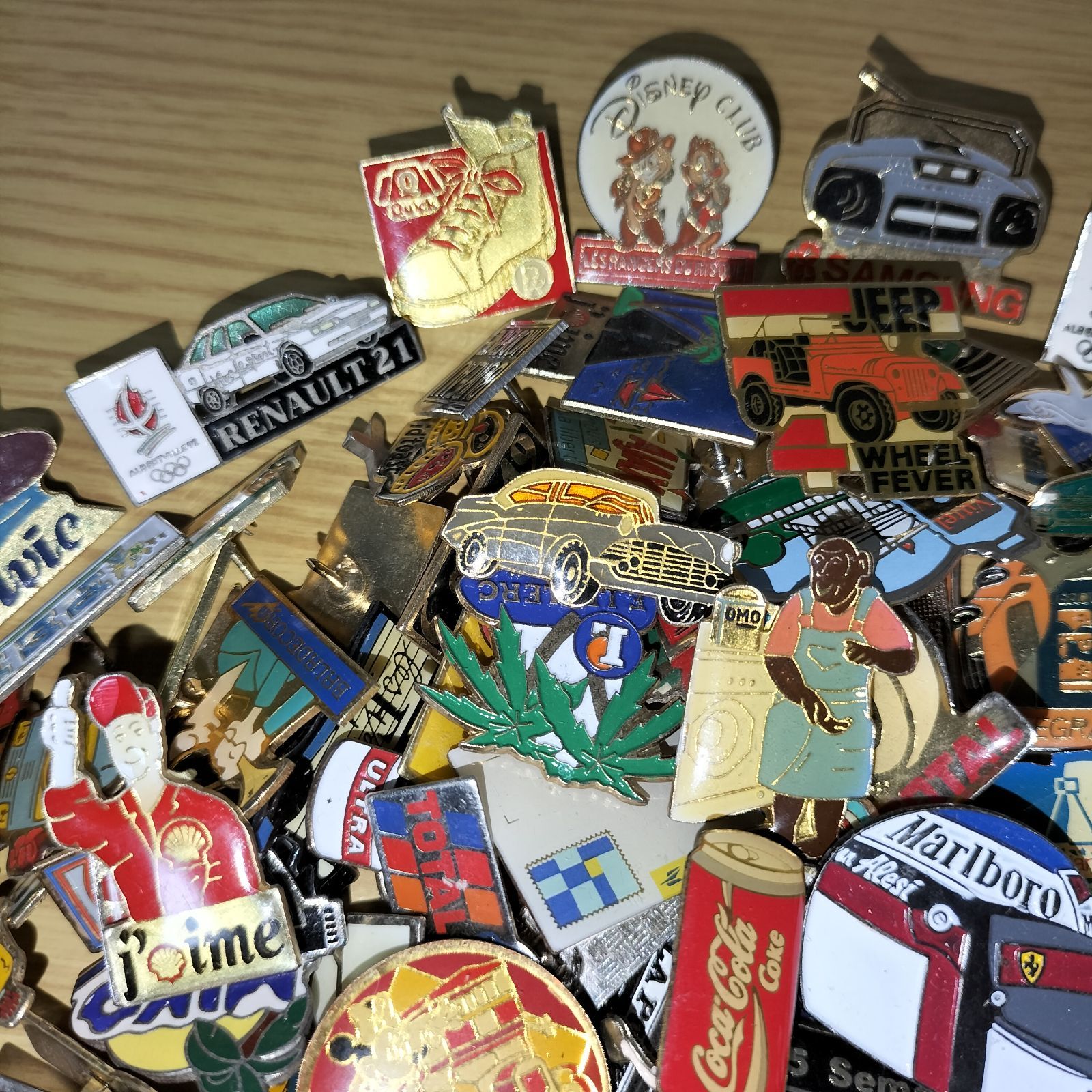 ピンバッジ 200個セット フランス雑貨 まとめ売り ピンズ ヴィンテージ