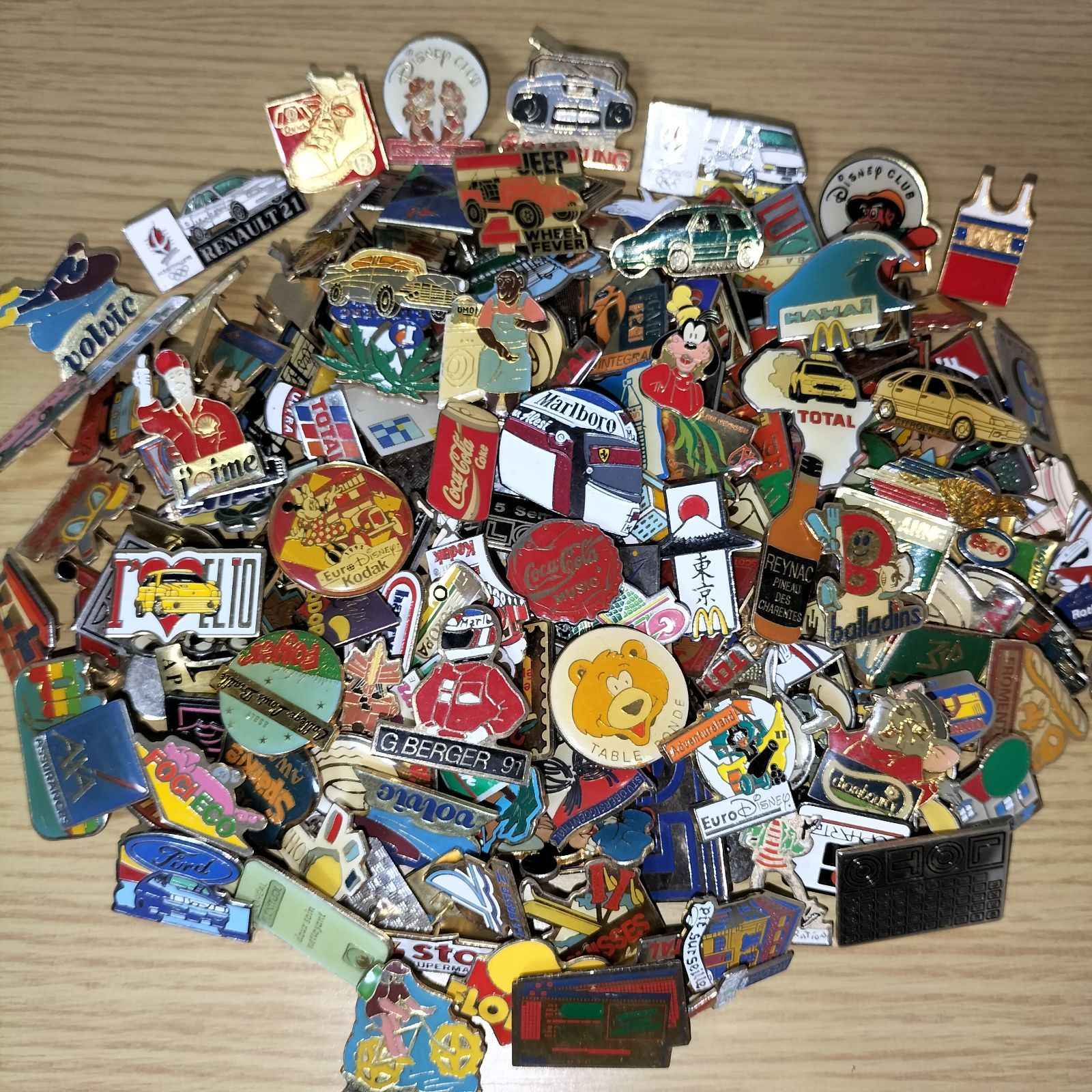 ピンバッジ 200個セット フランス雑貨 まとめ売り ピンズ ヴィンテージ