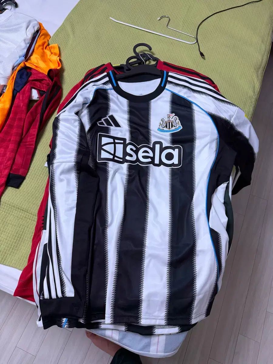 25 26 Newcastle HOME 長袖 新商品 adidas ニューカッスル 25⁄26