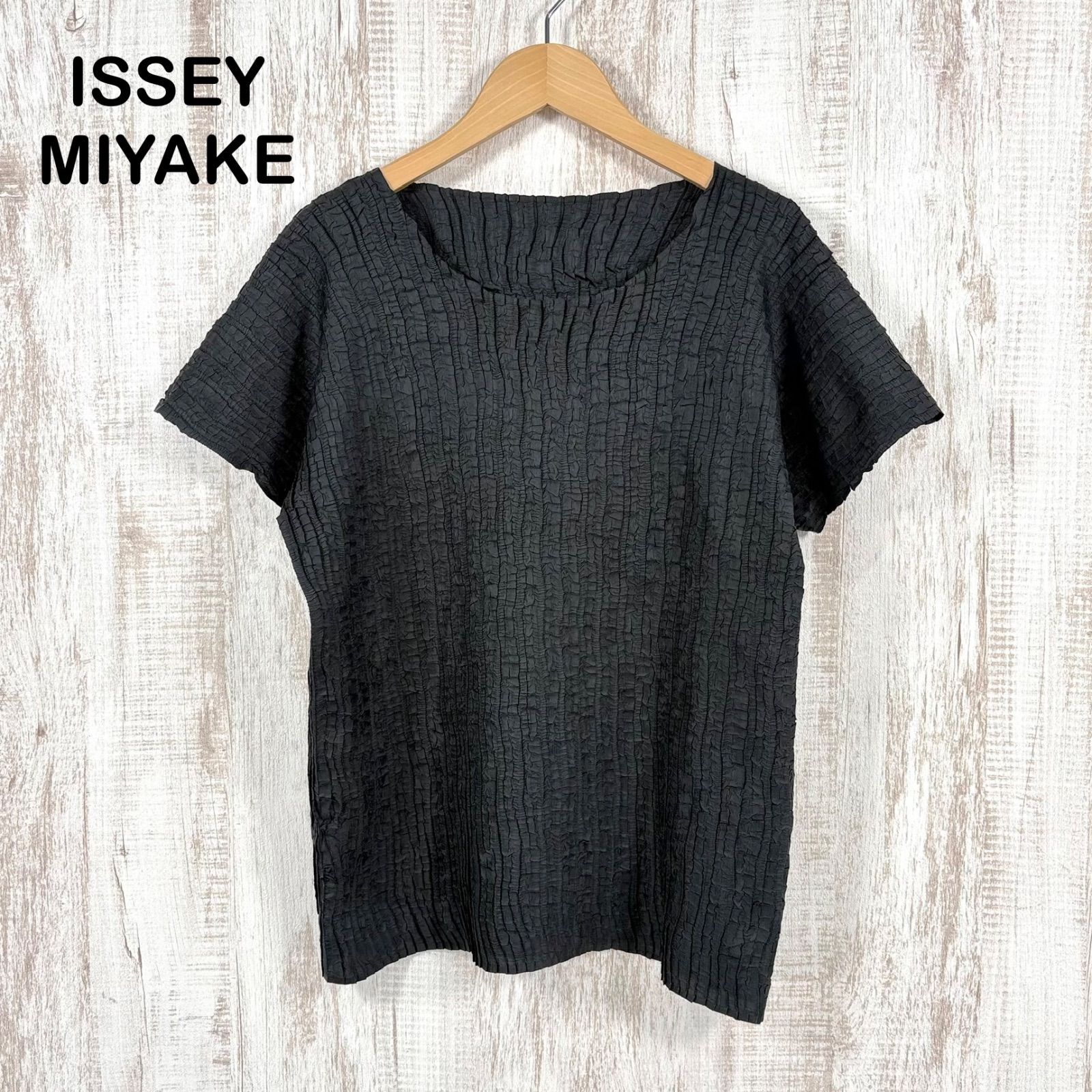 美品 ISSEY MIYAKE イッセイミヤケ ギャザープリーツ クルーネック 