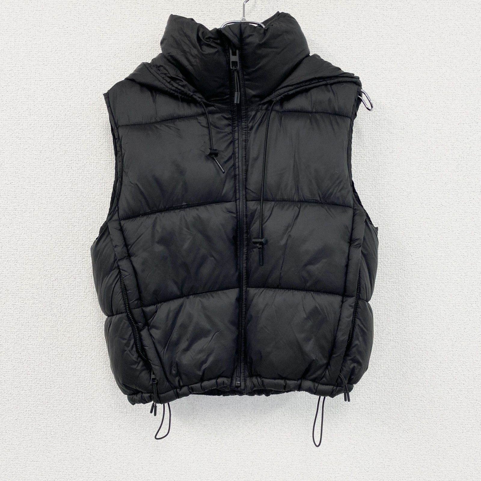 古着 used ZARA ザラ TRF HEAT PWR フルジップベスト 中綿入り 黒 