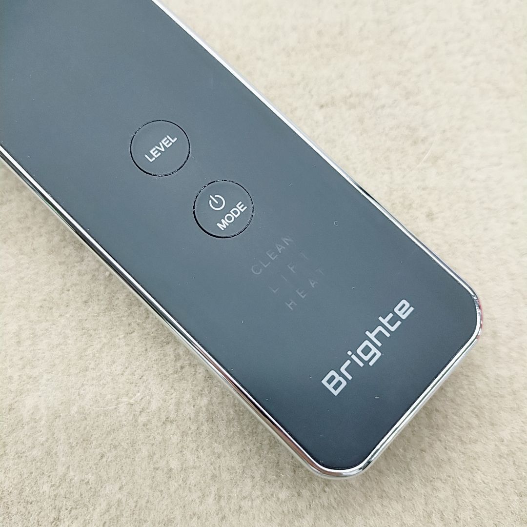 ほぼ未使用》 Brighte ELEKILIFT ブライト エレキリフト 美顔器 - メルカリ