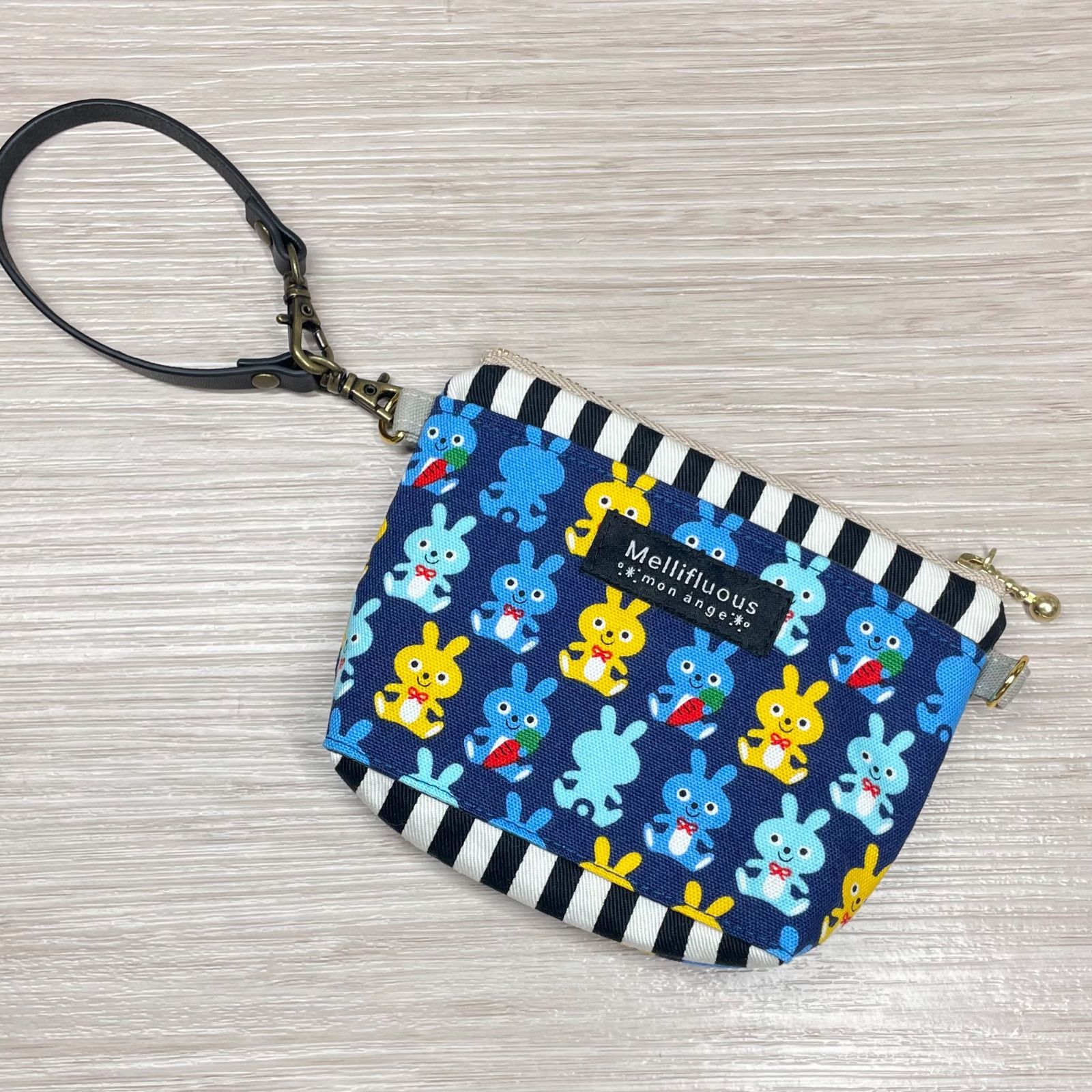 バッグポーチ バッグチャーム ミニポーチ うさぎ ストラップ付き