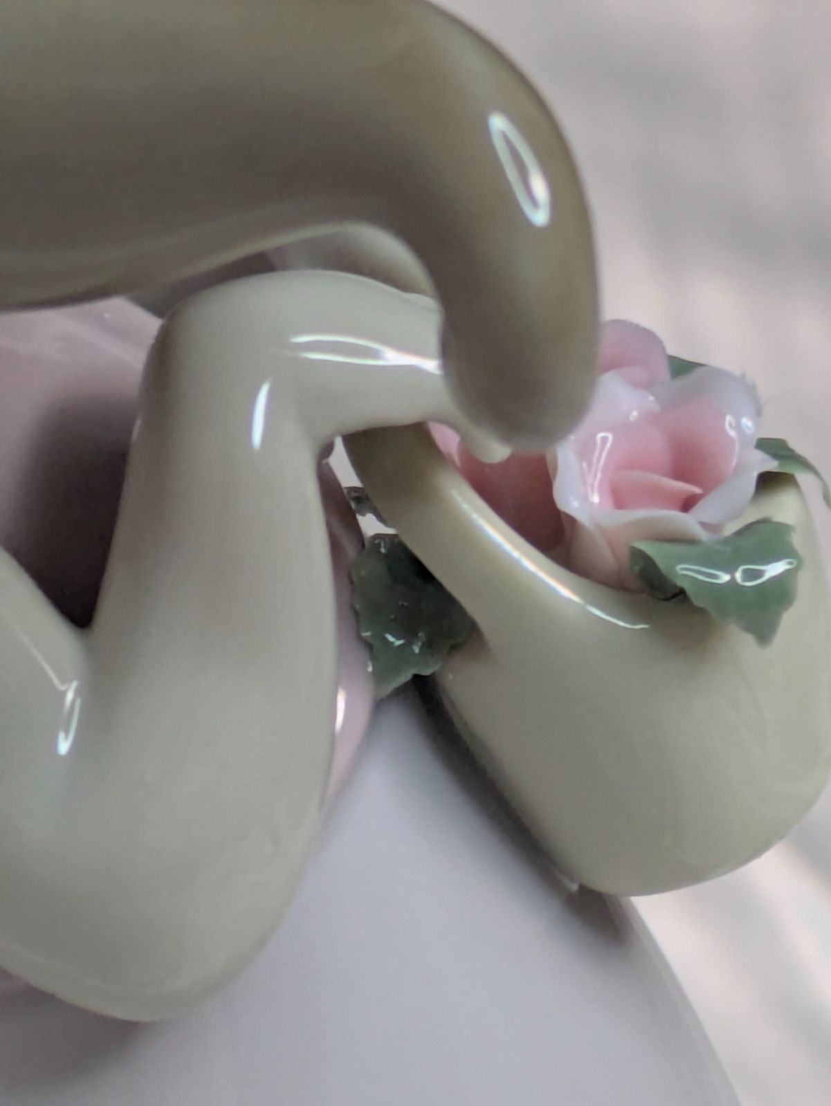  リヤドロ LLADRÓ リトルローズ No.8042 スペイン製 フィギュリン 陶器人形 少女 薔薇 花籠 磁器 置物 グロス仕上げ 18cm き 完品 010.08042 PEQUEÑA ROSA 贈り物 ミニ雑貨 置物 インテリア小物