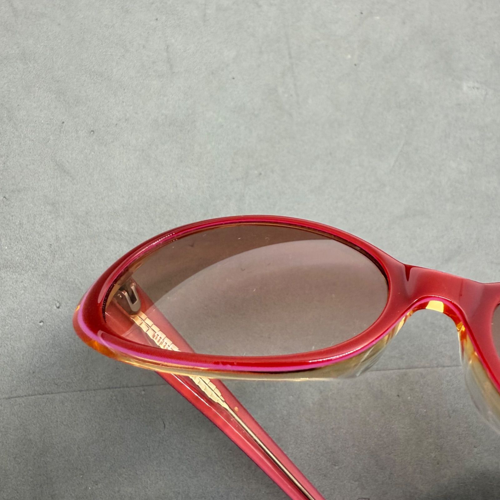 miu miu 00s y2k archive stone logo sunglasses SMU21G ミュウミュウ