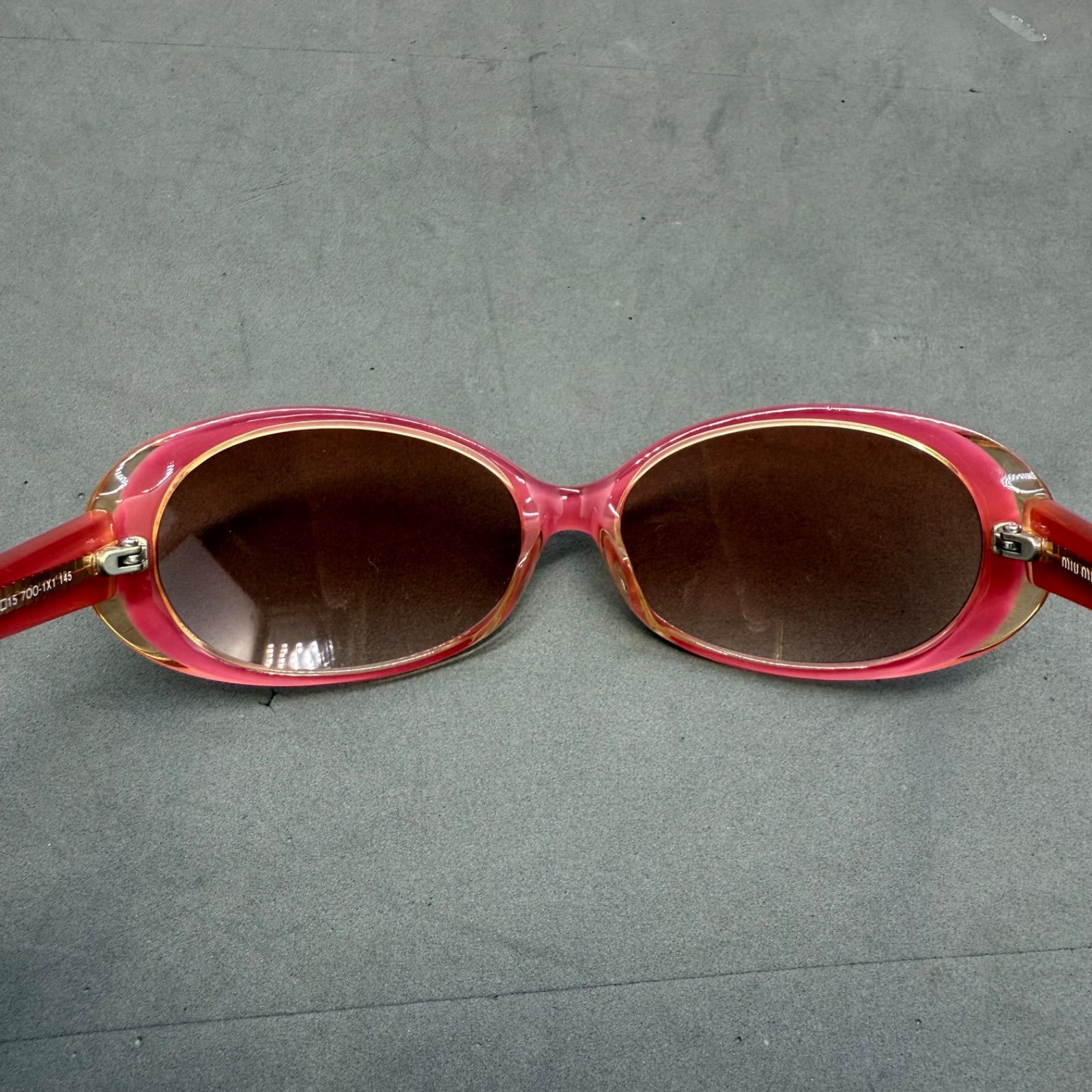 miu miu 00s y2k archive stone logo sunglasses SMU21G ミュウミュウ