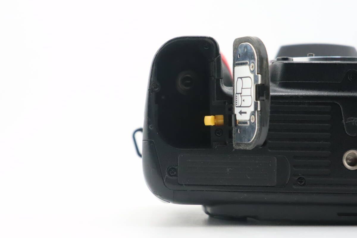 ☆良品☆ニコン NIKON D7000 ボディ ストラップ付☆ W0294＃4353