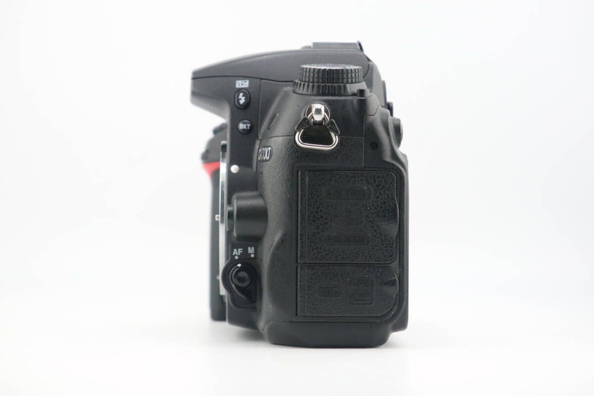☆良品☆ニコン NIKON D7000 ボディ ストラップ付☆ W0294＃4353
