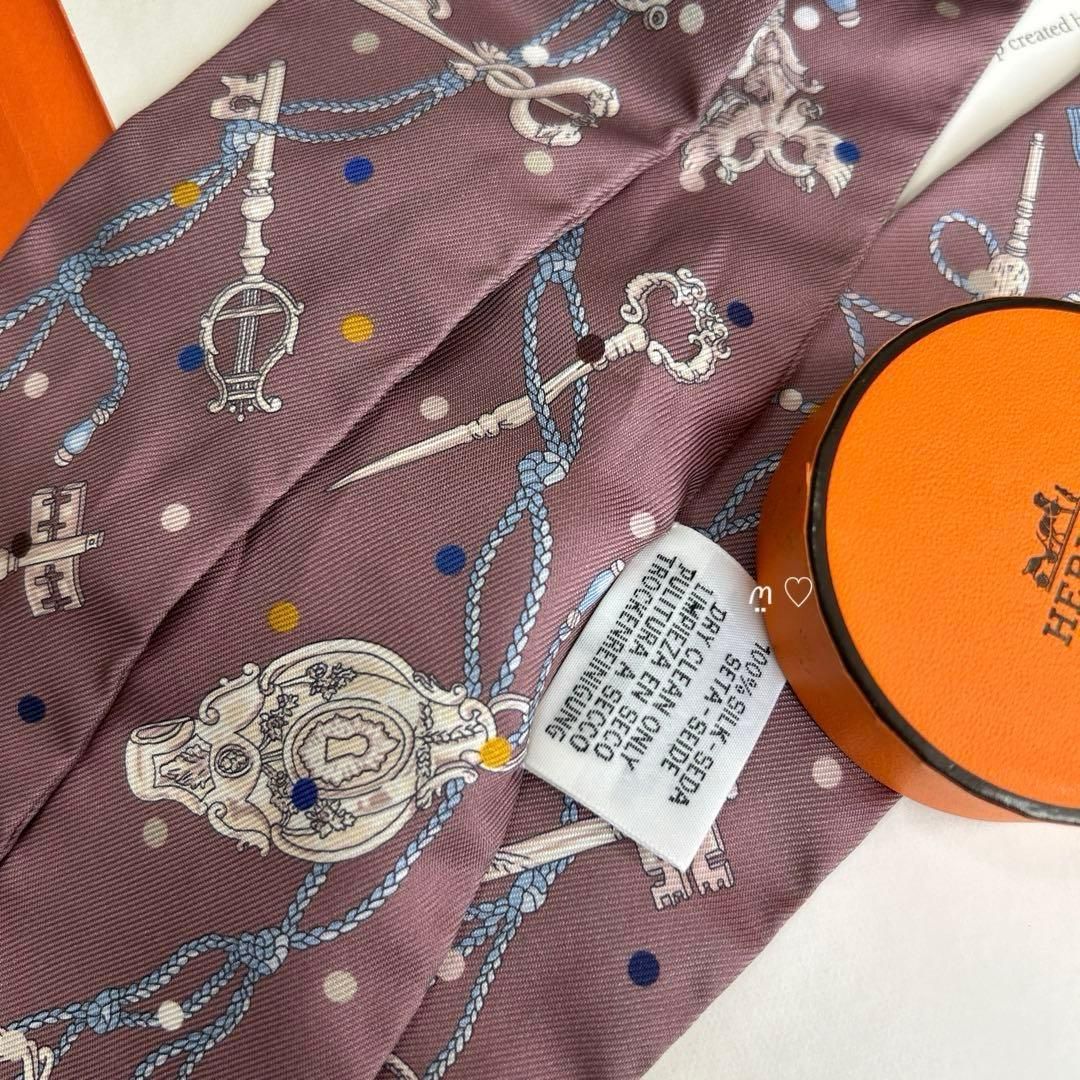 HERMES ツイリー　レクレアポア　キーモチーフ HERMES エルメス ツイリー レクレアポア キーモチーフ 鍵 シルク