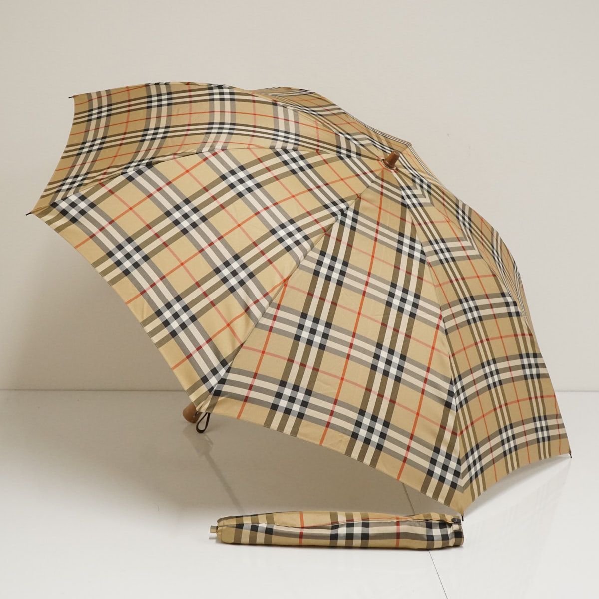 未使用 バーバリー傘 希少 折りたたみ傘 BURBERRY バーバリー USED美品 高級傘 バーバリー