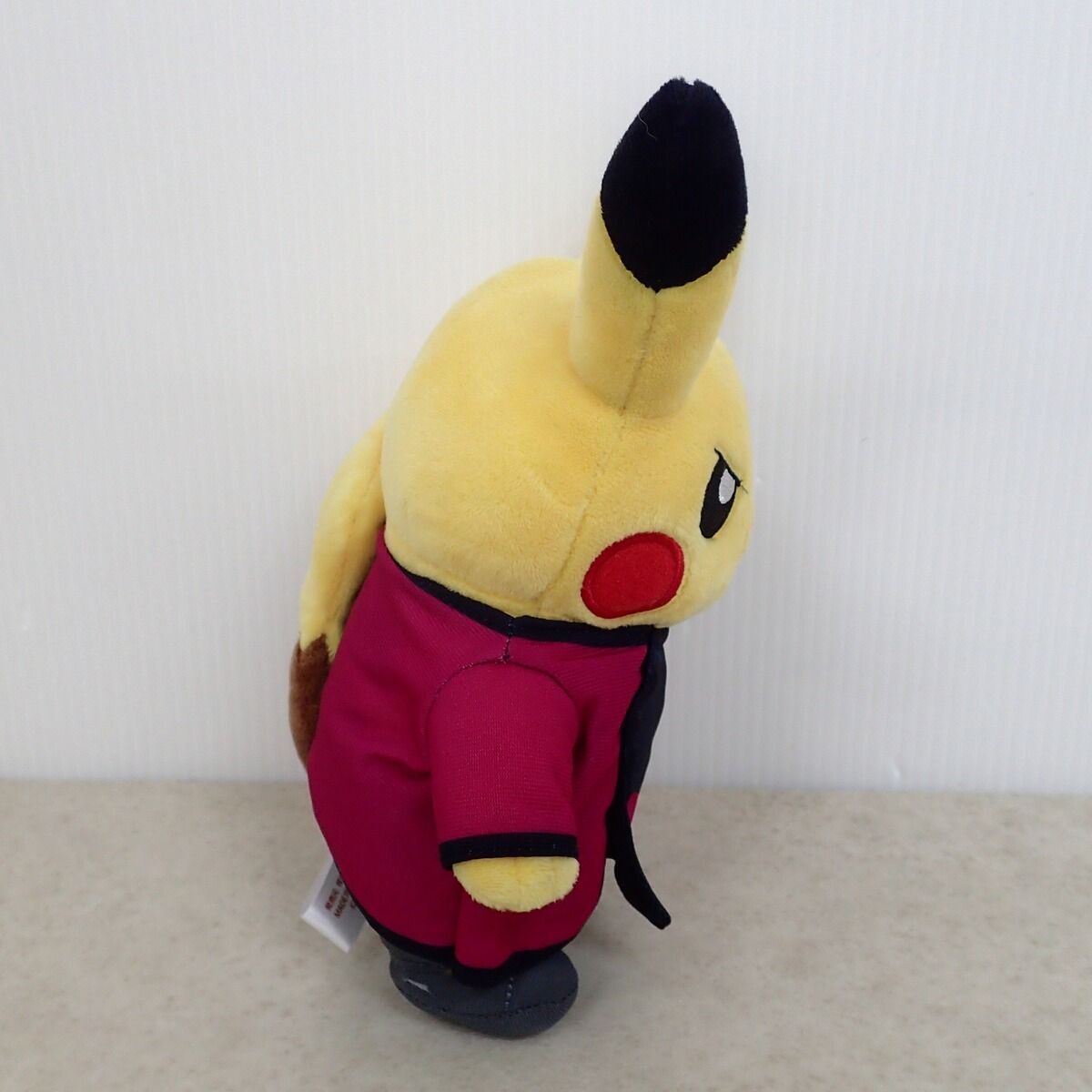 ポケモンセンター ぬいぐるみ ボスごっこピカチュウM マグマ団