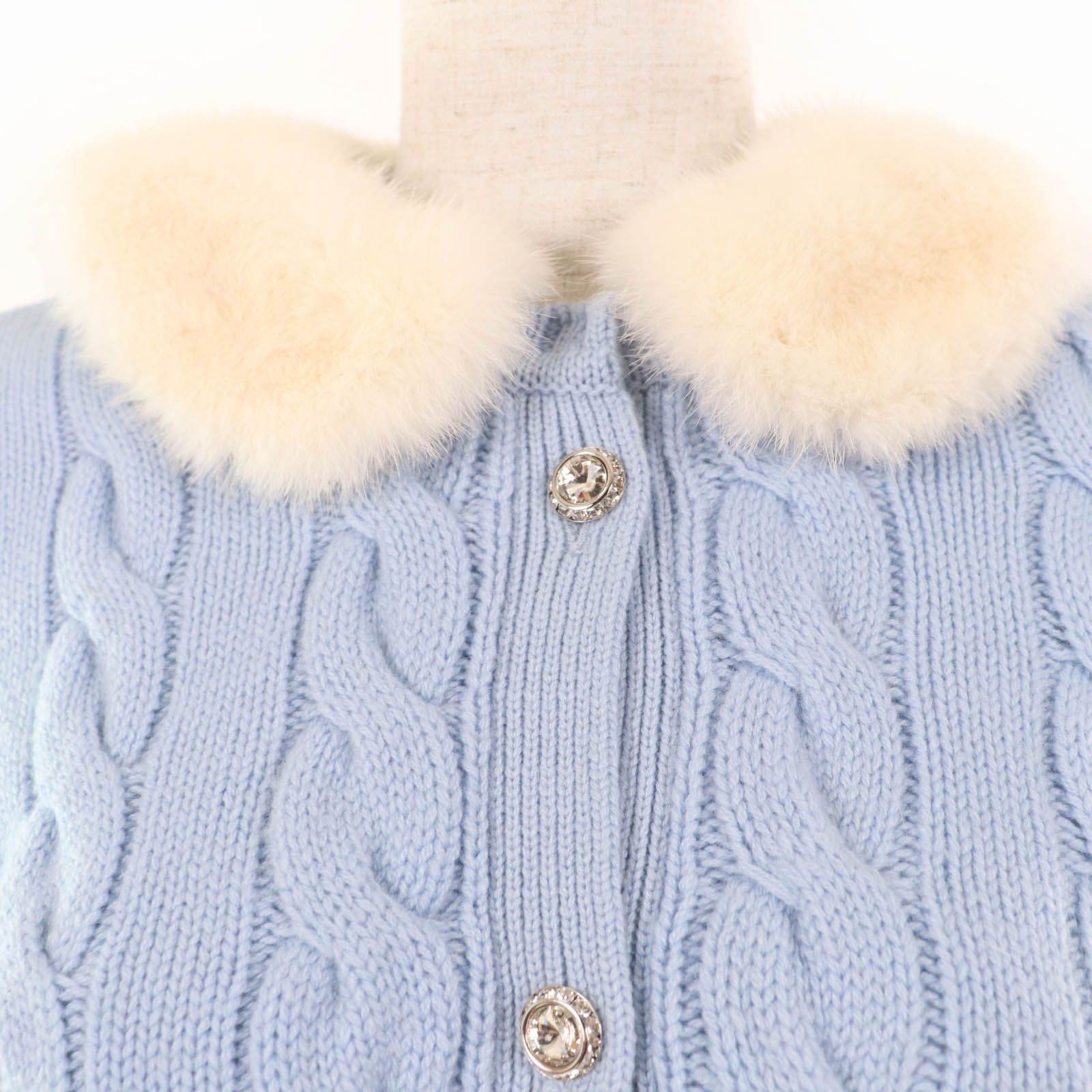 MIU MIU - 極美品☆MIUMIU ミュウミュウ MMF142 カシミヤ100％ ミンクファー・ビジューボタン付 長袖 ニット カーディガン ライトブルー 42 イタリア製 正規品 レディース ☆FROM JAPAN公式アカウント01様専用☆極美品☆MIUMIU ミュウミュウ