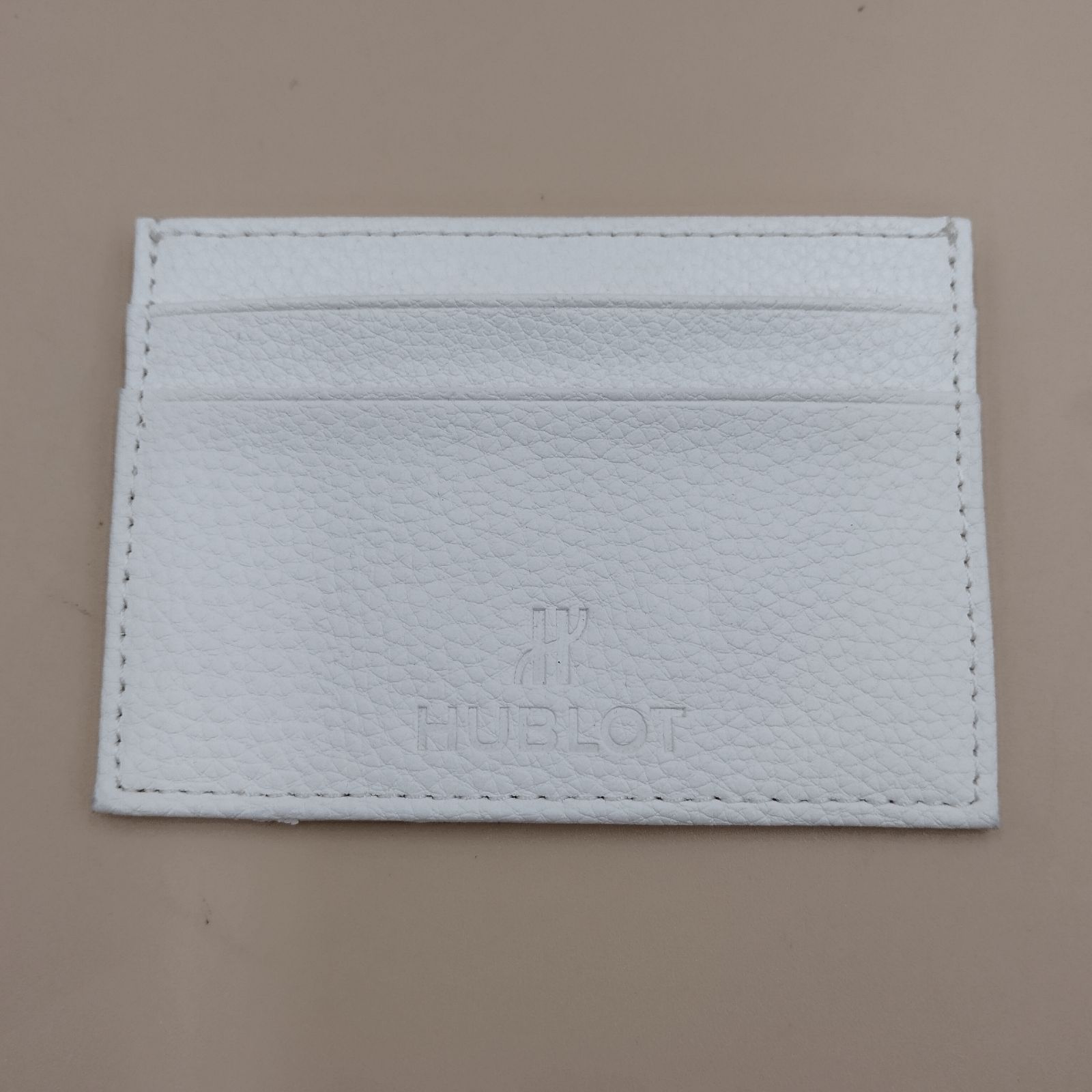 D35068】Hublot ウブロ カードケース ホワイト レザー 箱、布ケース