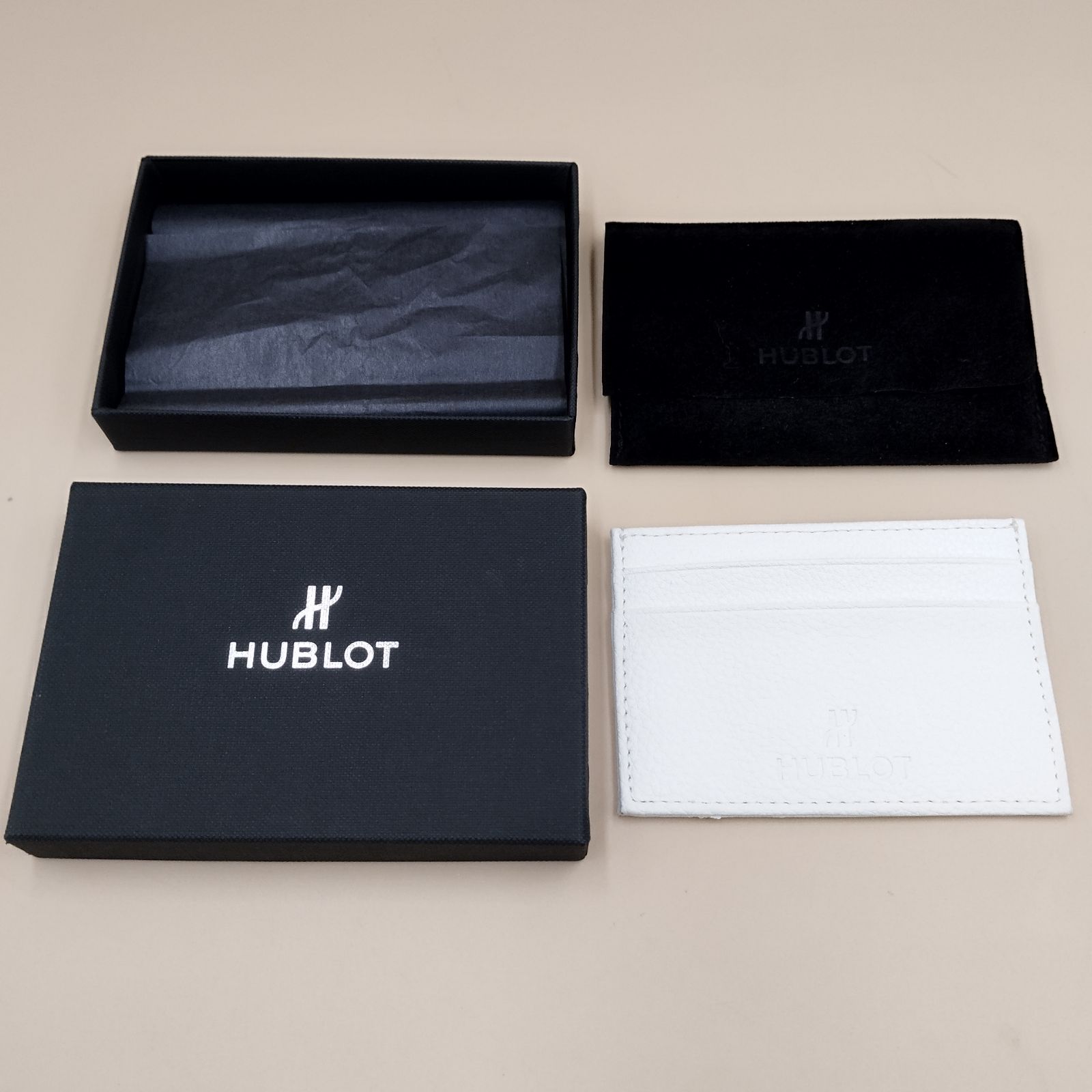 D35068】Hublot ウブロ カードケース ホワイト レザー 箱、布ケース