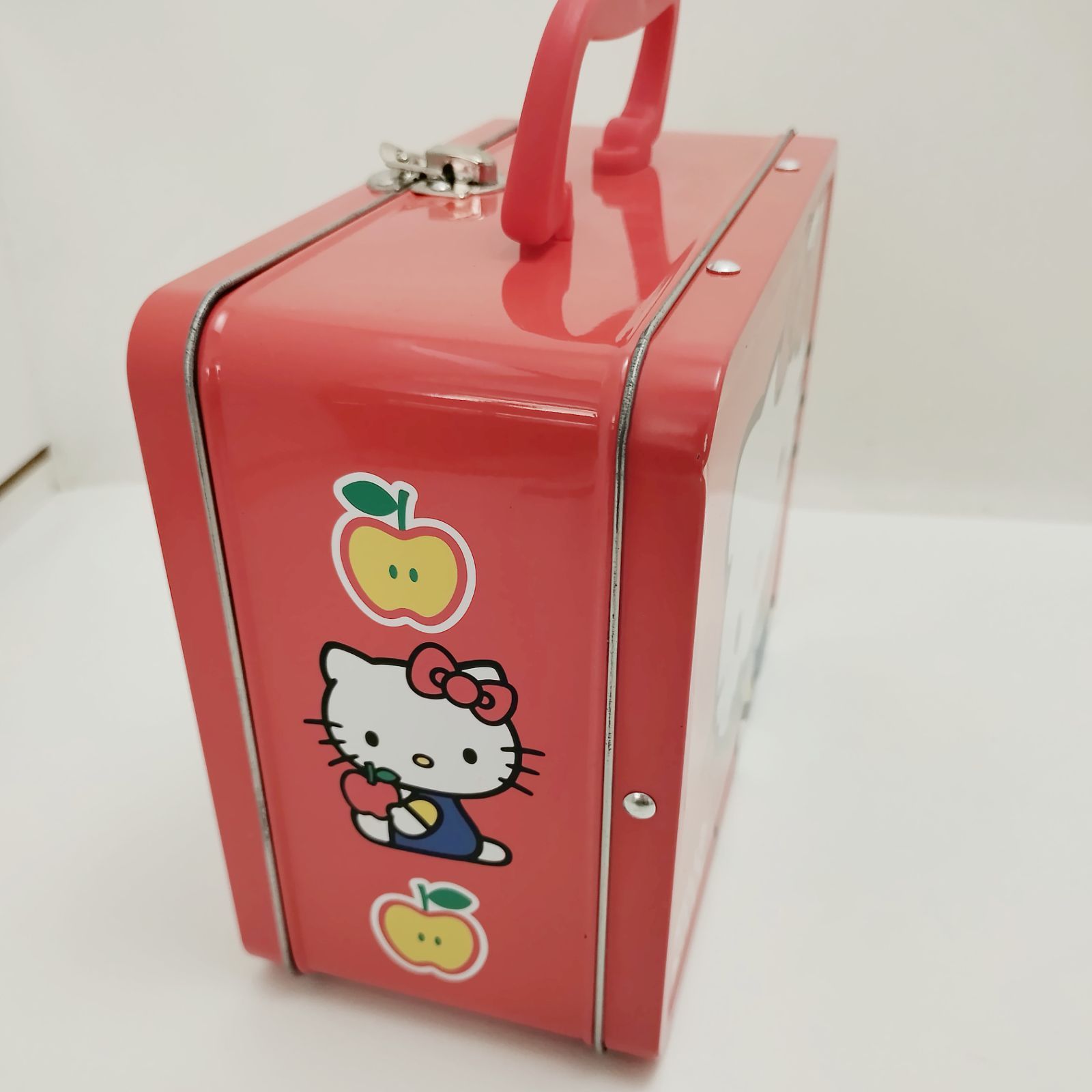 サンリオ ハローキティ レトロ ブリキ缶バッグ ブリキ缶 当時物 - メルカリ