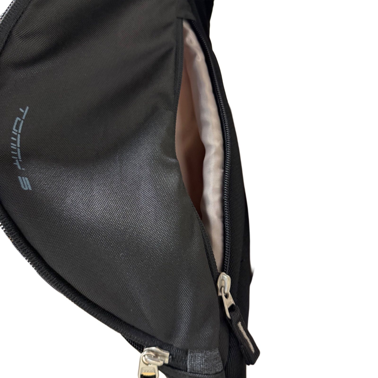 deuter Tommy S(5L/dresscode-black）スリングバッグ ボディバッグ 