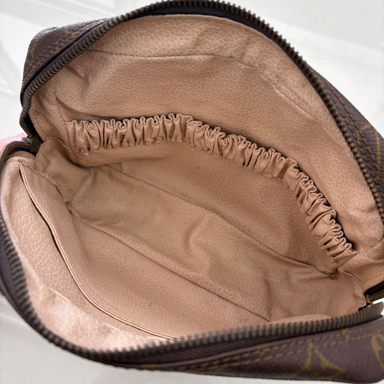 LOUIS VUITTON (ルイヴィトン) モノグラム トゥルーストワレット23