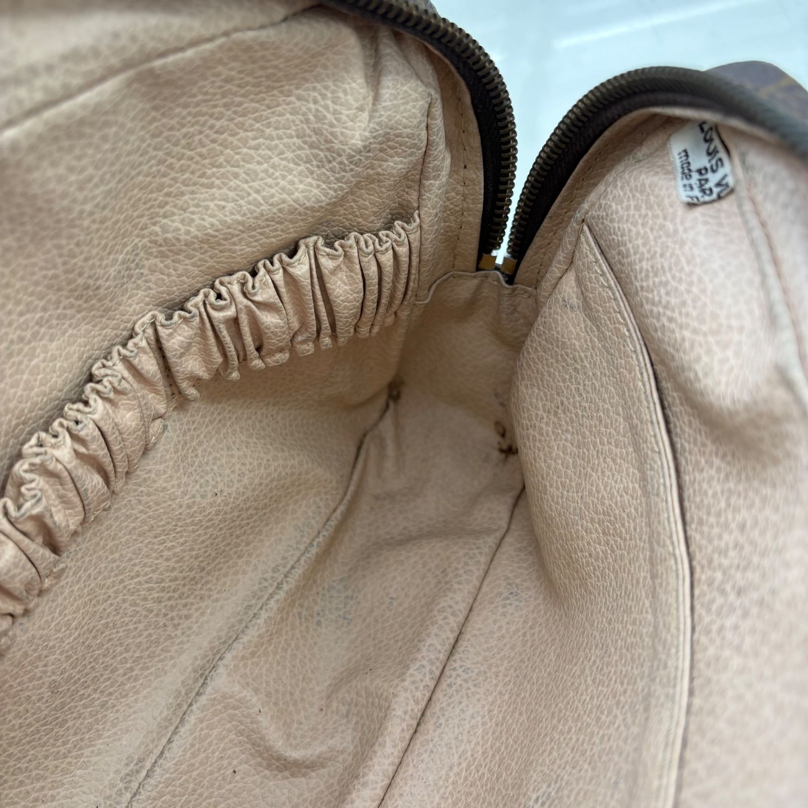 LOUIS VUITTON (ルイヴィトン) モノグラム トゥルーストワレット23
