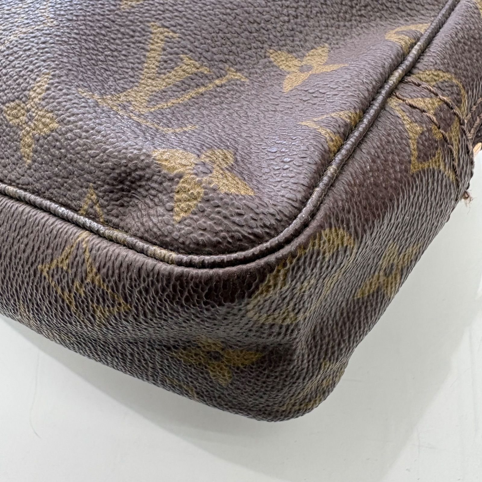 LOUIS VUITTON (ルイヴィトン) モノグラム トゥルーストワレット23