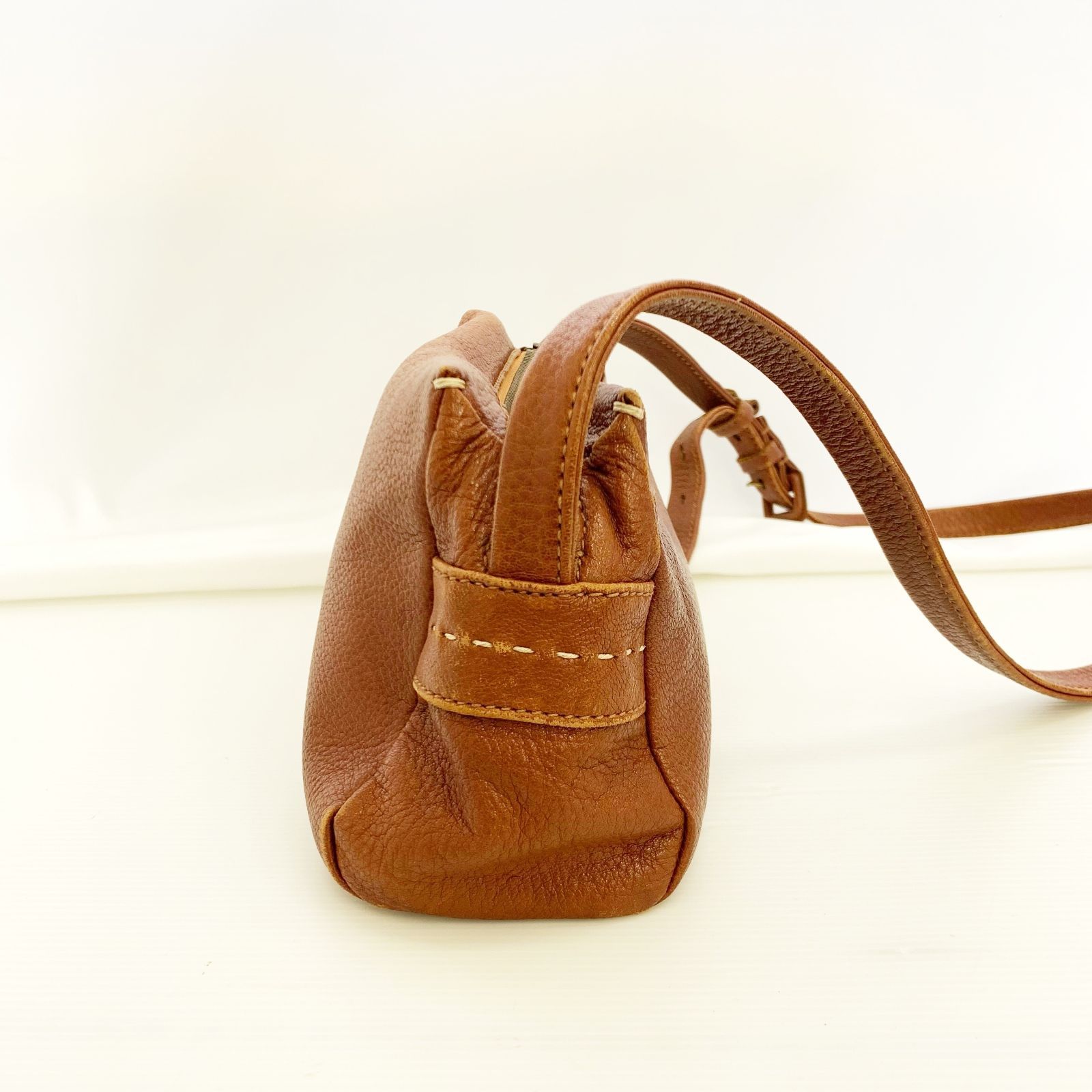 genten ゲンテン クロスボディバッグ レザー ショルダーバッグ 斜め