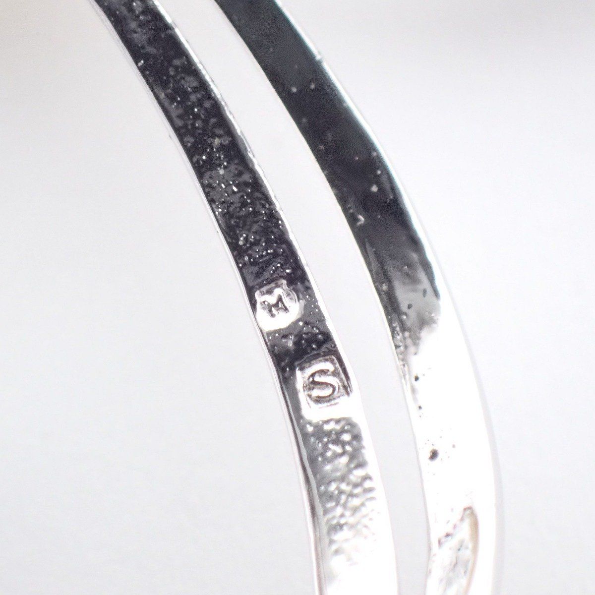 MIKIMOTO ミキモト リボンモチーフ ブローチ シルバー/パール3粒【い