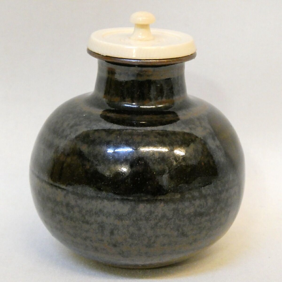 茶道具　大名物写　利休丸壺　茶入　松本鉄山　作　藤種緞子 唐物・大名物写】松本鐵山作 利休丸壷 茶入 藤種緞子 鉄山 茶道具