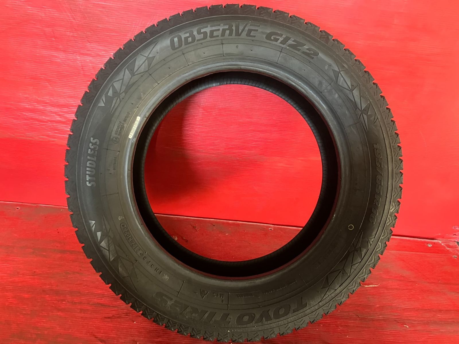 新古品スタッドレスタイヤ【195/65R16 TOYO GIZ2】 4本SET