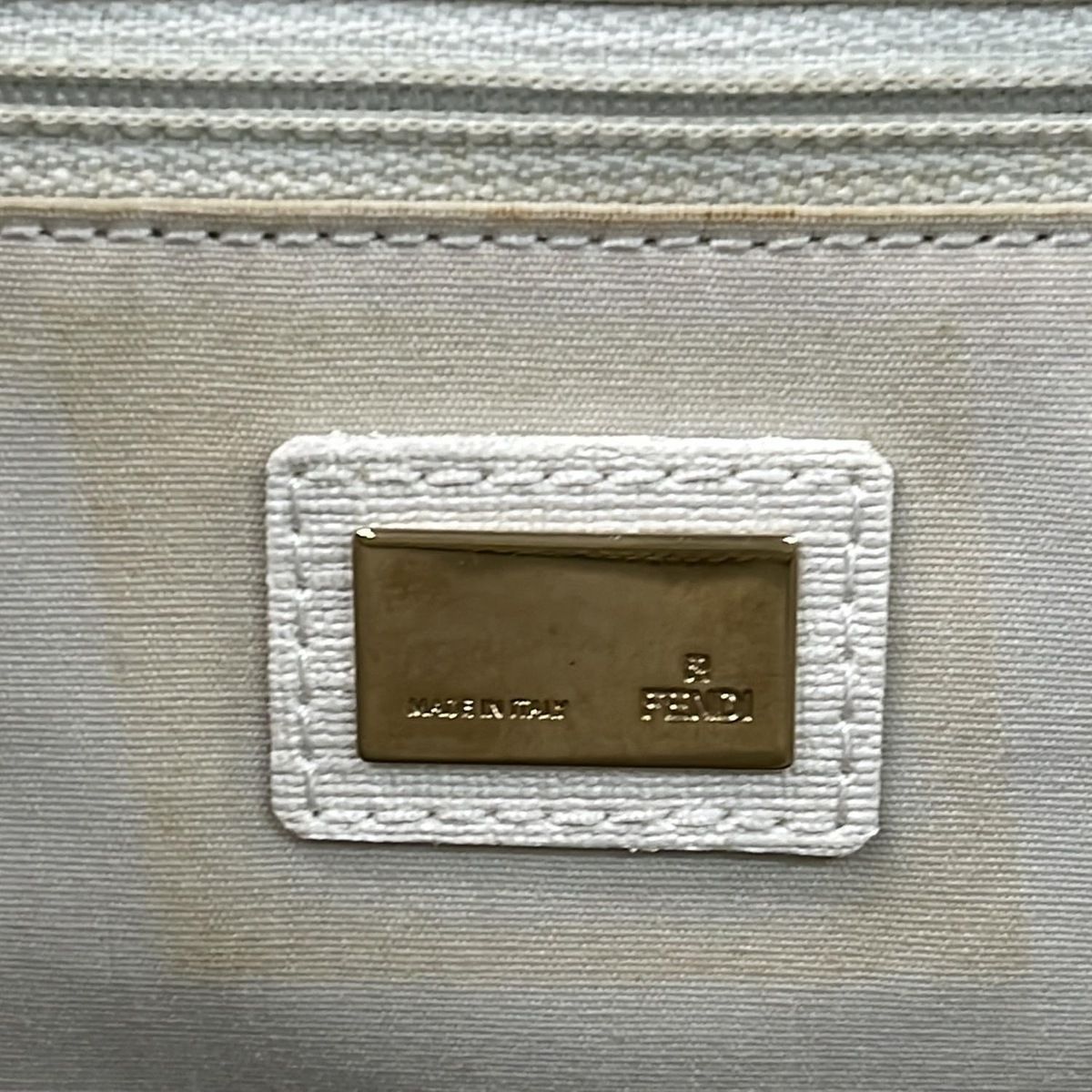 FENDI(フェンディ) ショルダーバッグ ズッカ柄 8BH185 アイボリー 