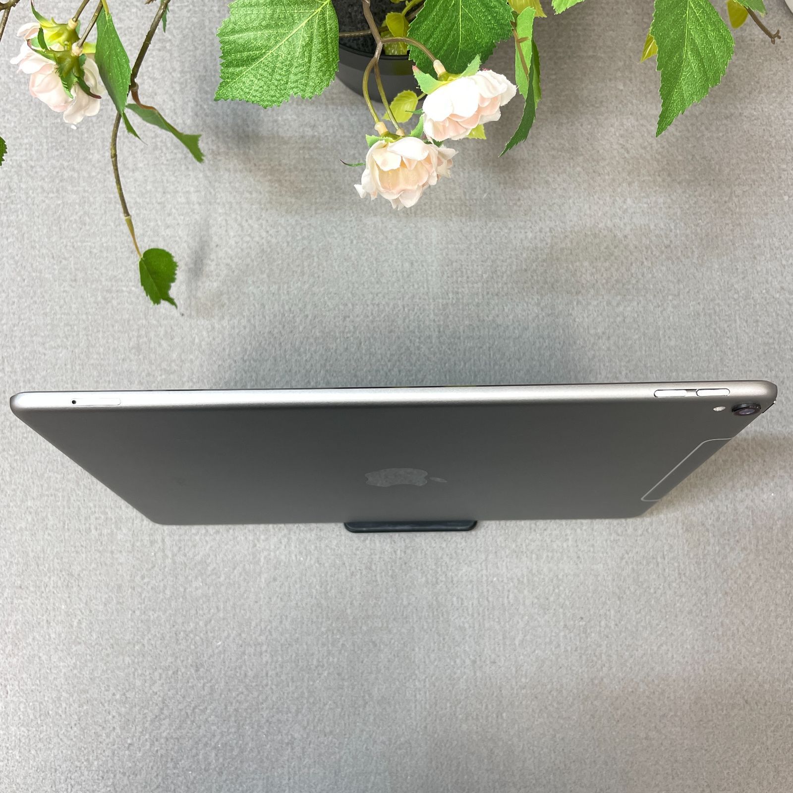 iPad Pro 10.5 64GB Docomo SIMフリー - メルカリ