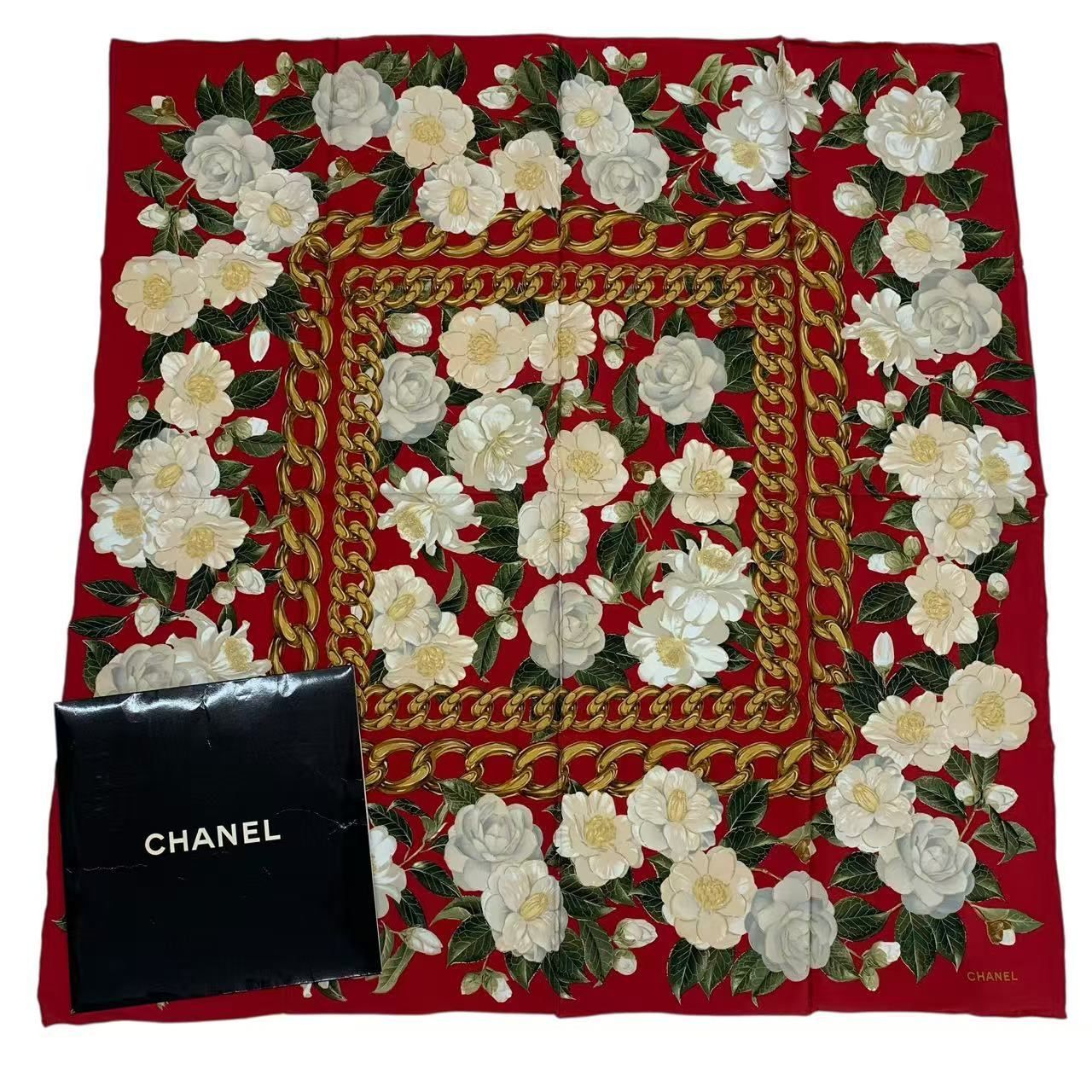 CHANEL カメリア シルクスカーフ 箱付き　未使用品 未使用品 CHANEL シャネル スカーフ シルク カメリア ロゴ レッド 箱