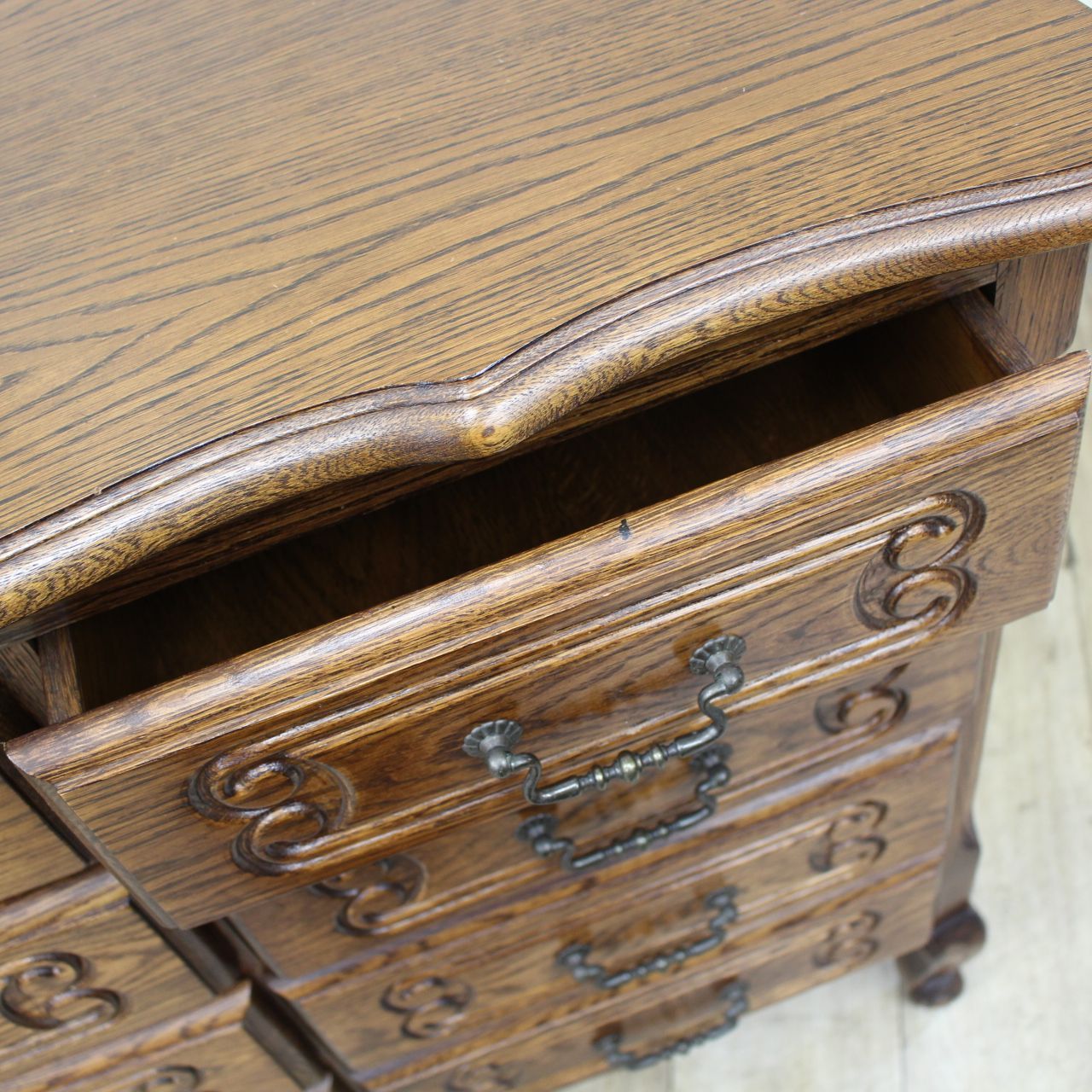 736)三越家具「ブルージュ/Brugge」シリーズの4段8杯ワイドチェスト