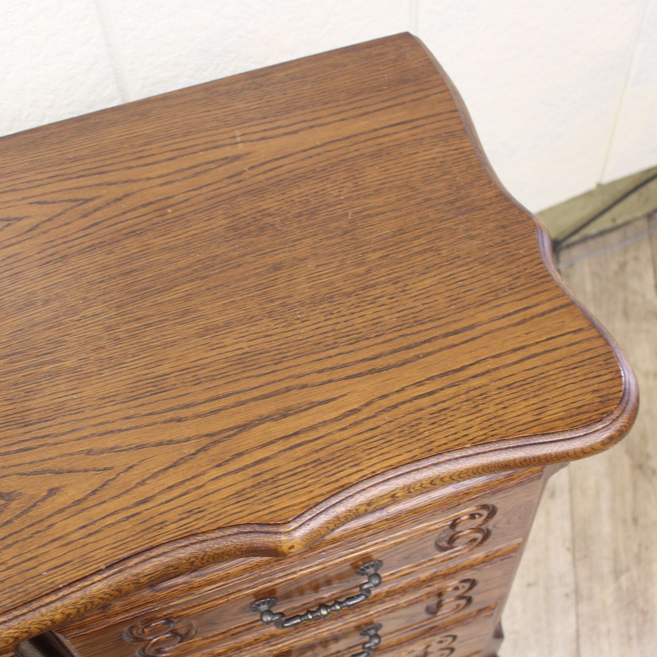 736)三越家具「ブルージュ/Brugge」シリーズの4段8杯ワイドチェスト