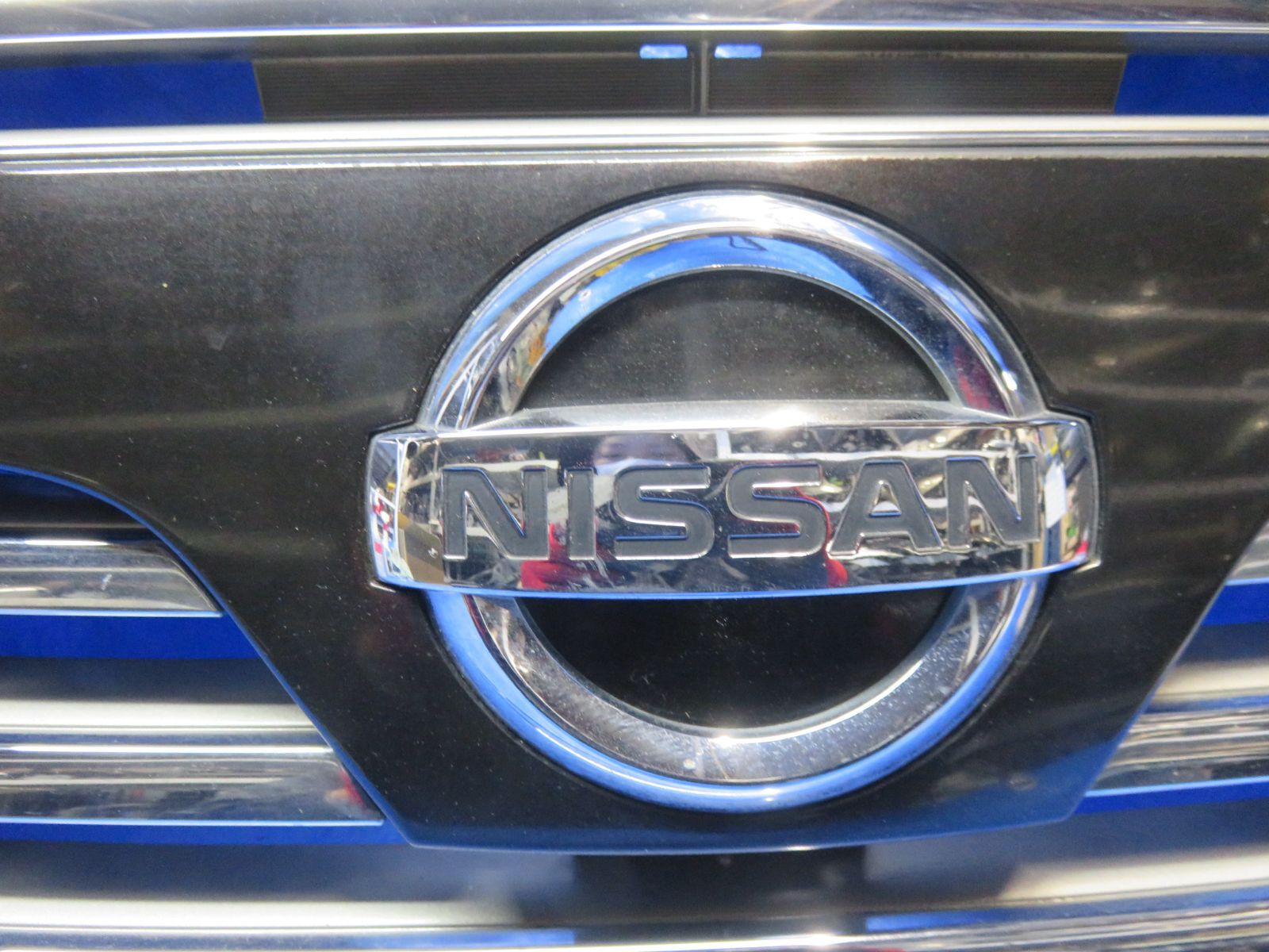 LA9120* 日産 エルグランド E52/前期 フロントグリル ラジエターグリル