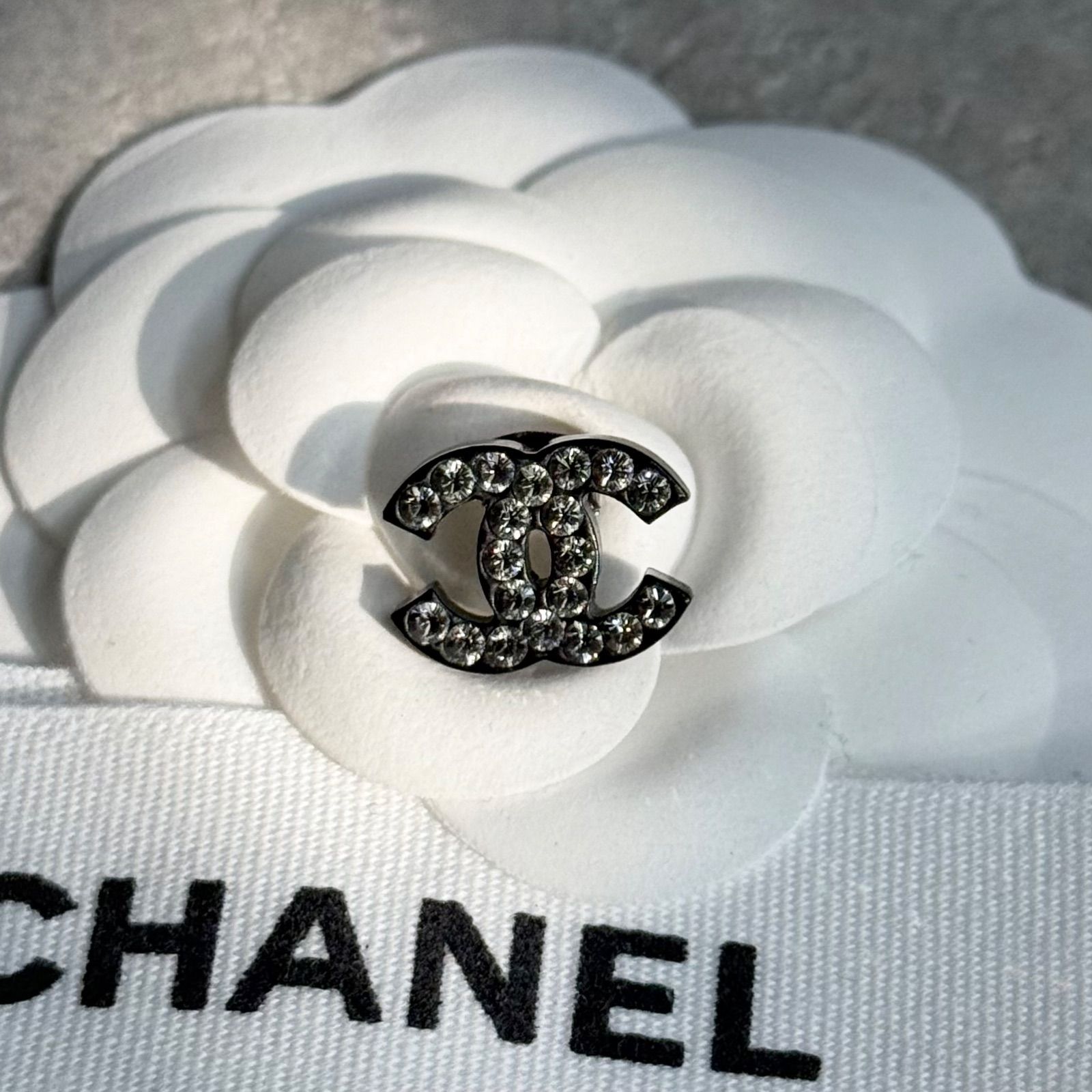 美品 CHANEL シャネル ココマーク ストーンピアス 片耳用 ブラック 黒 