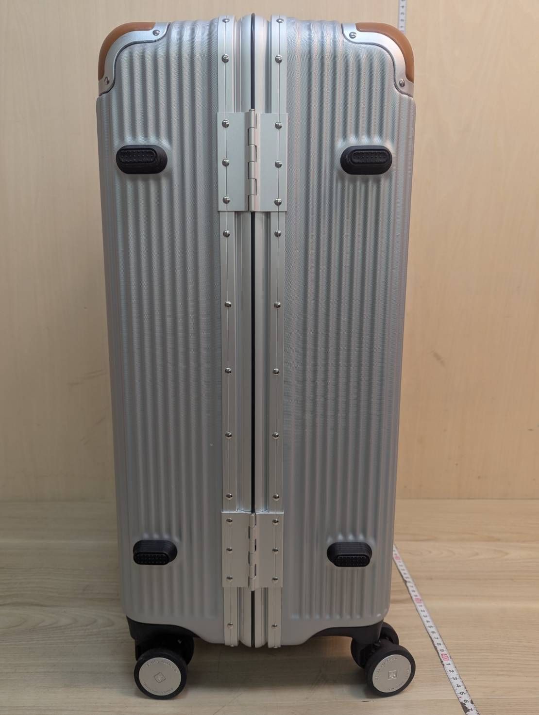 展示品 スイスミリタリー プレミアム Cタイプ 64L スーツケース SM