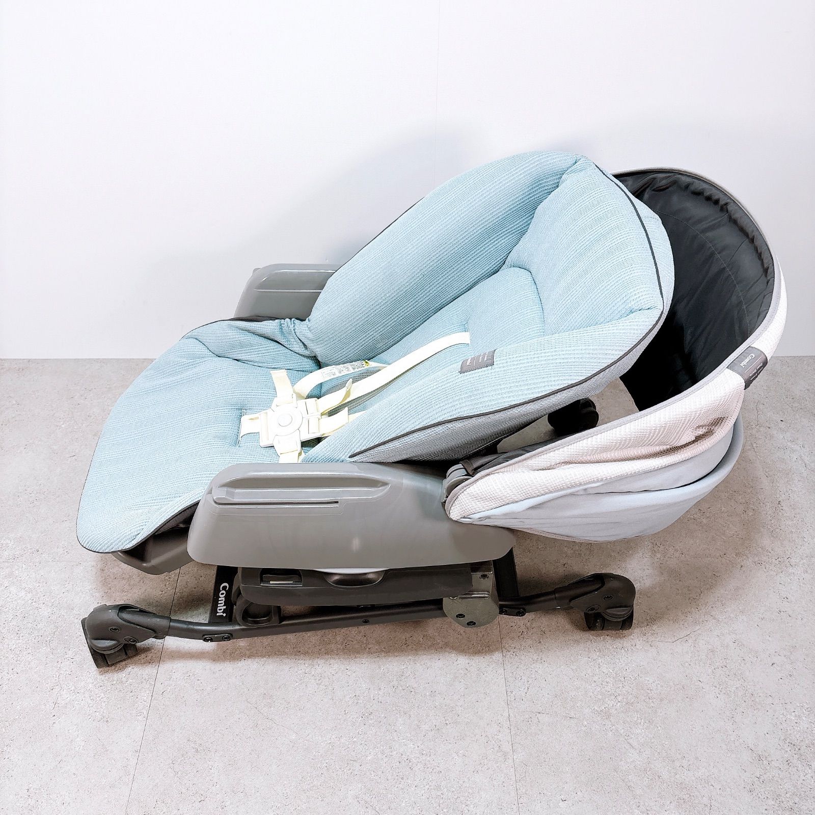 Combi 電動バウンサー テーブル付き キャスター付き 【公式通販】