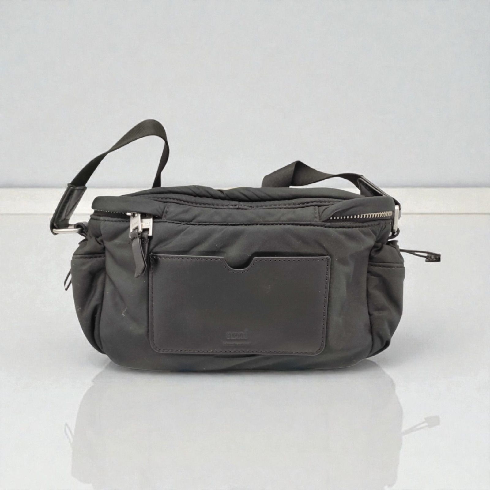 中古】AMI PARIS メッセンジャー バッグ BLACK - メルカリ