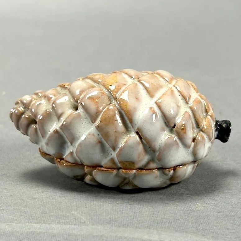 幽玄】十四代 坂倉新兵衛 萩香合 松毬 共箱 香合 - メルカリ